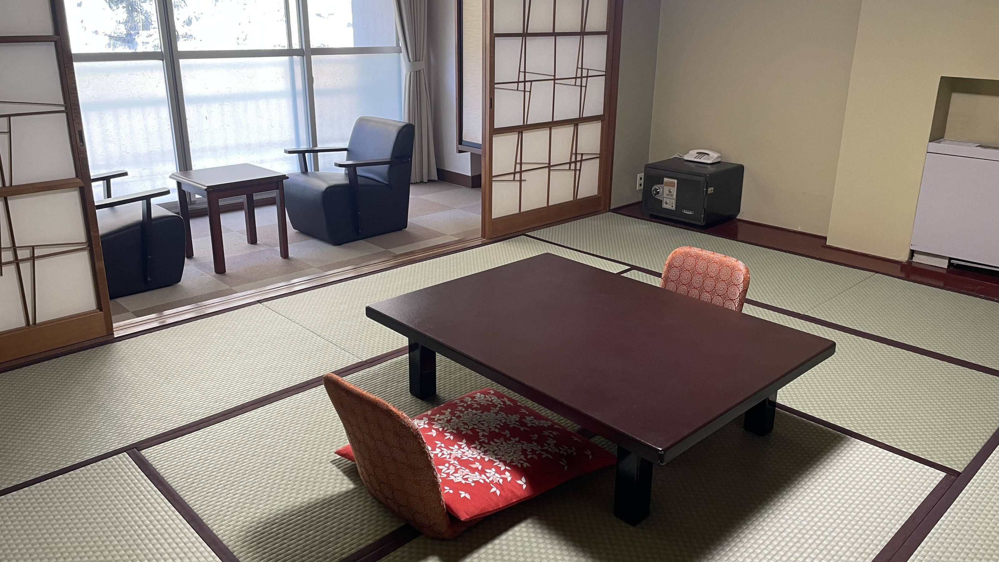 [Yanagi-no-Yakata] Japanese-style room with 10 tatami mats (outdoor bath)