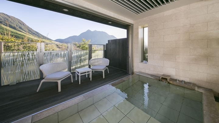 SUITE Fuga (the largest open-air spa with the best scenery)