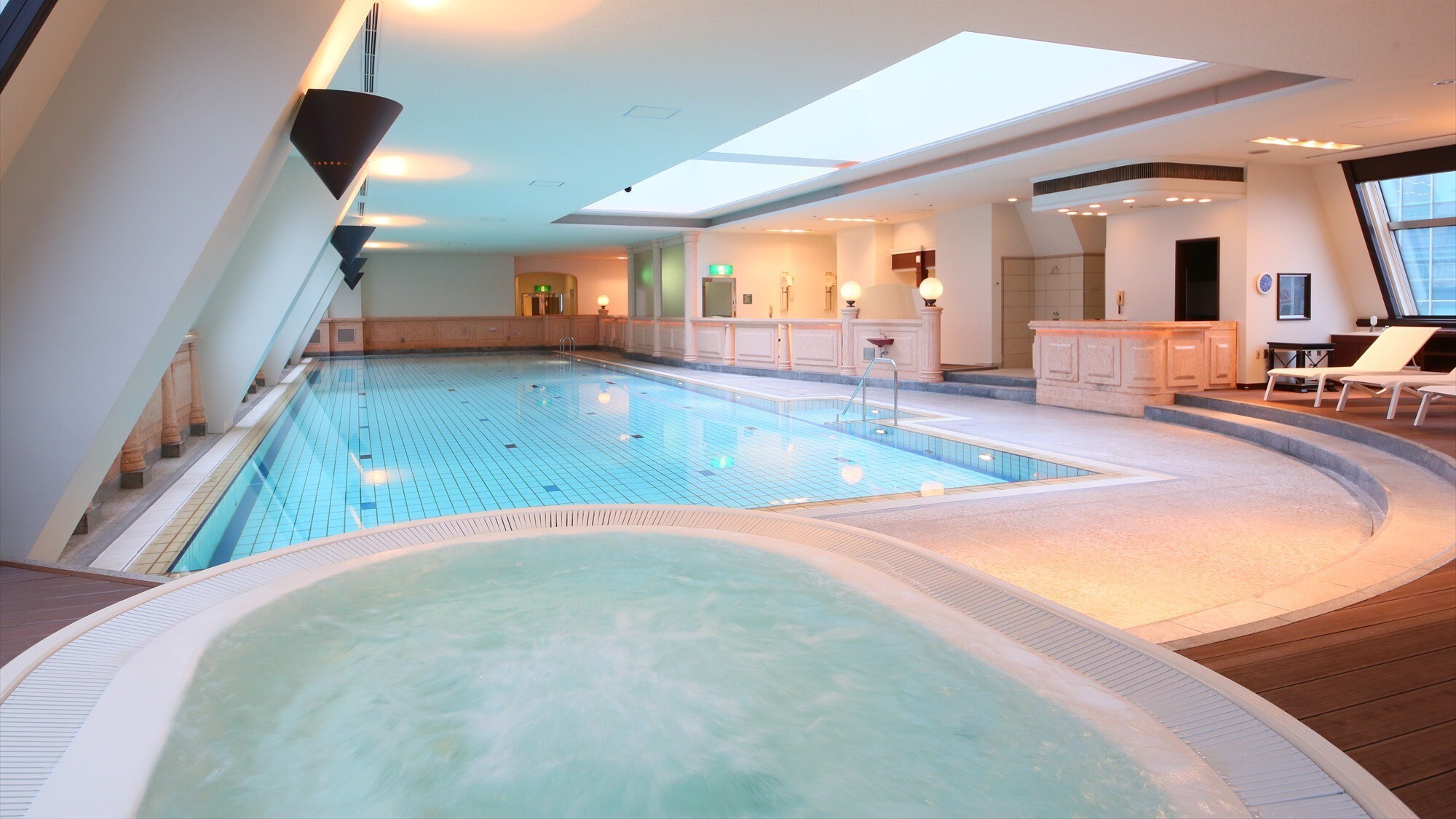◆INDOOR POOL | You can use it free of charge during your stay as a Suite Room Premium benefit.