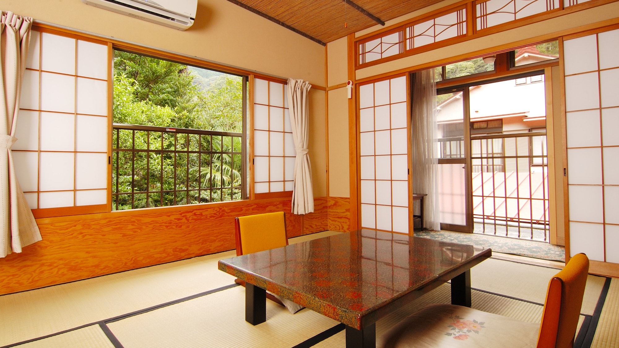Phòng 8 chiếu tatami