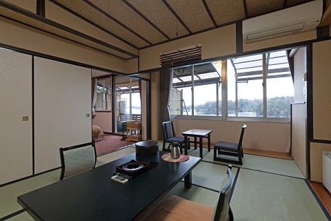Kamar bergaya Jepang-Barat dengan pemandian terbuka [Kecantikan] Sisi kamar bergaya Jepang
