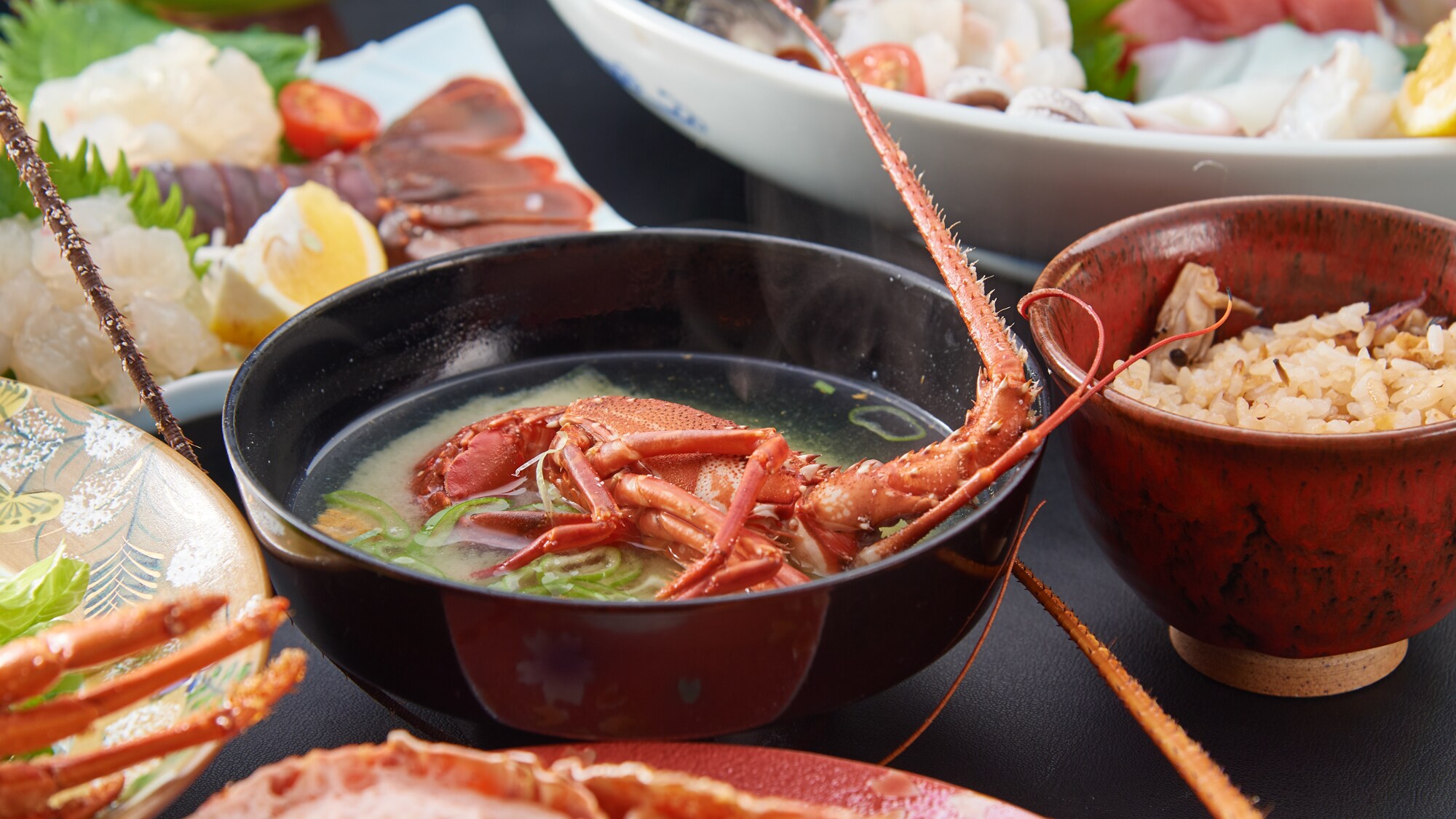 [Plenty of umami, miso soup of spiny lobster]
