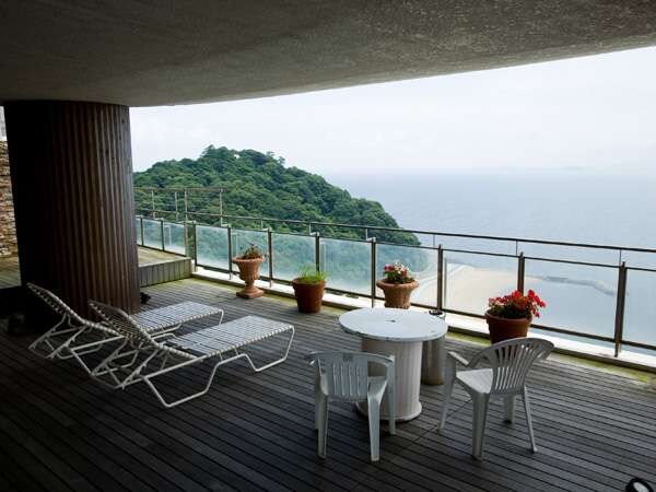 8th floor seaside terrace