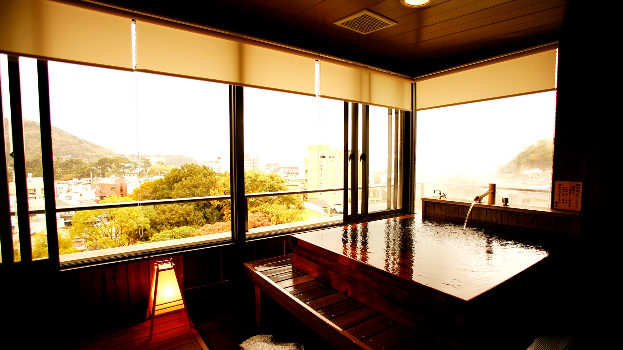 Guest room with open-air "sunset"