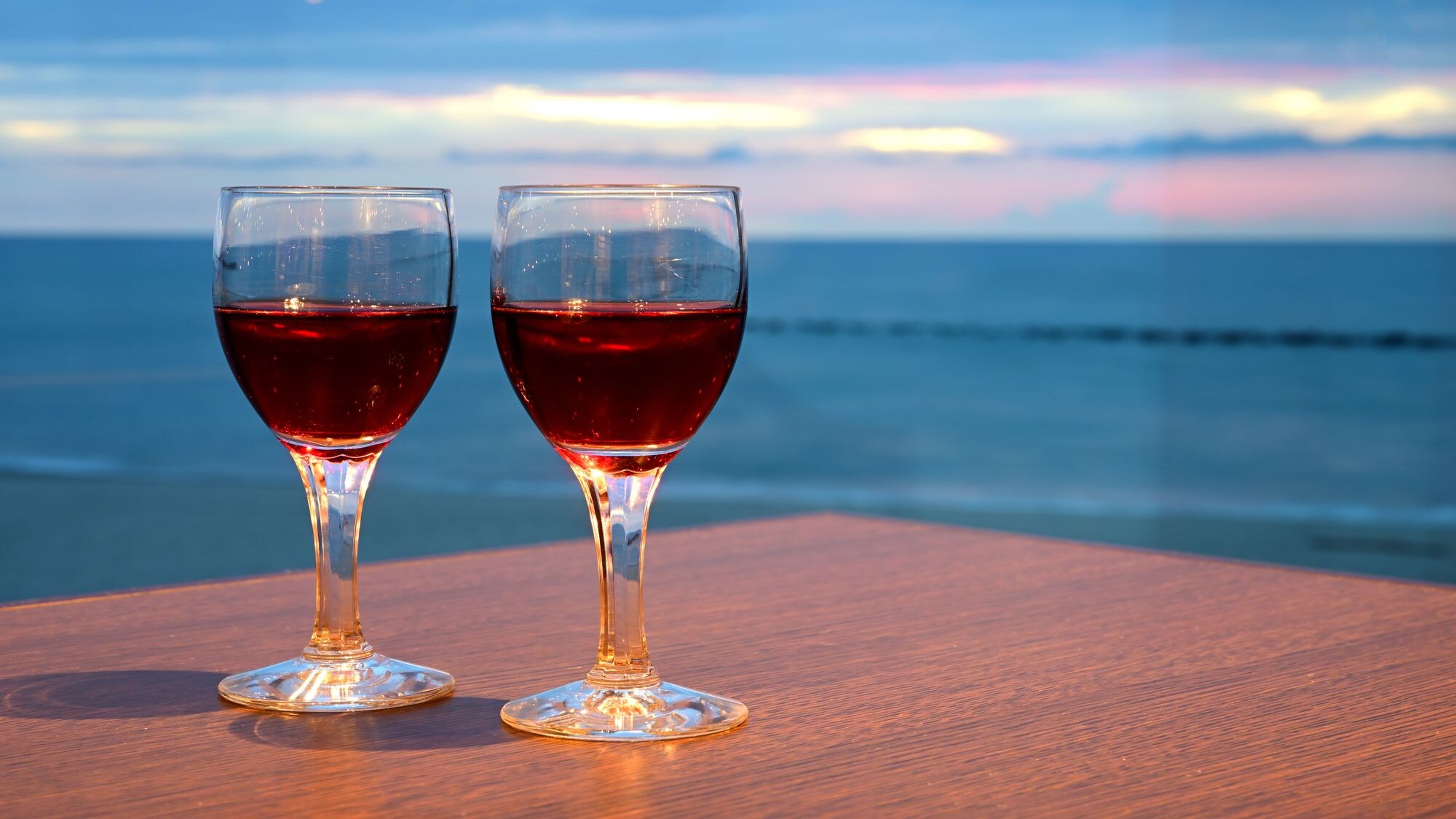Enjoy wine while watching the sunset♪