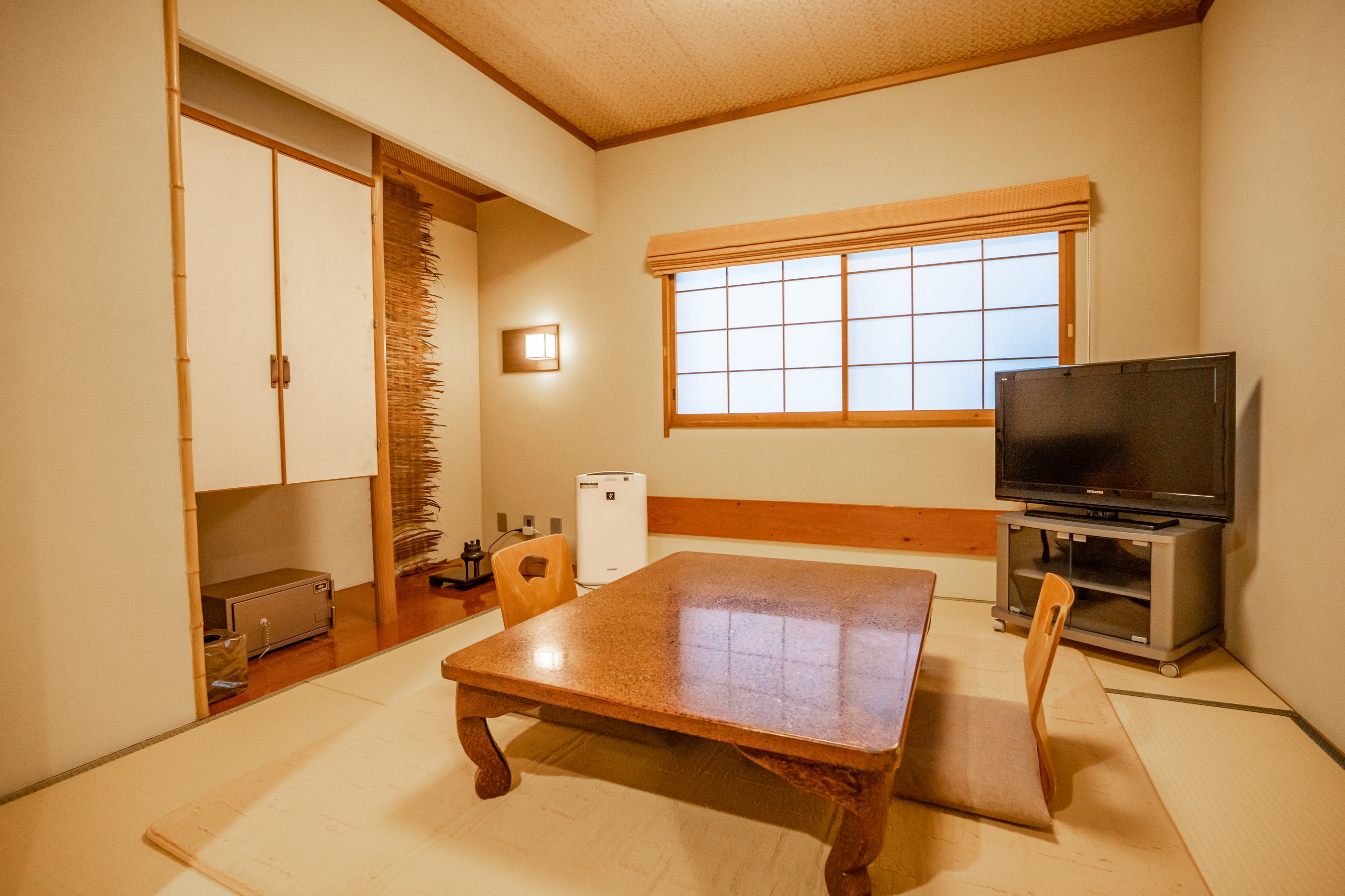 Mountain side Japanese-Western style twin room