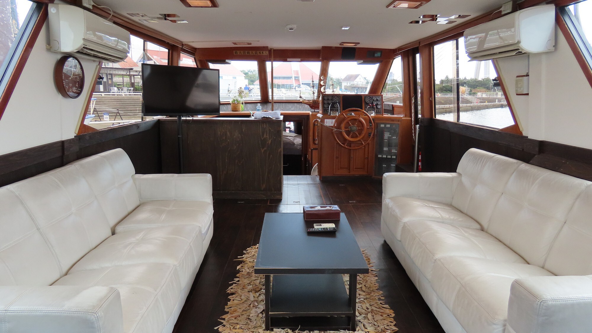 Cruiser cabin | Living room