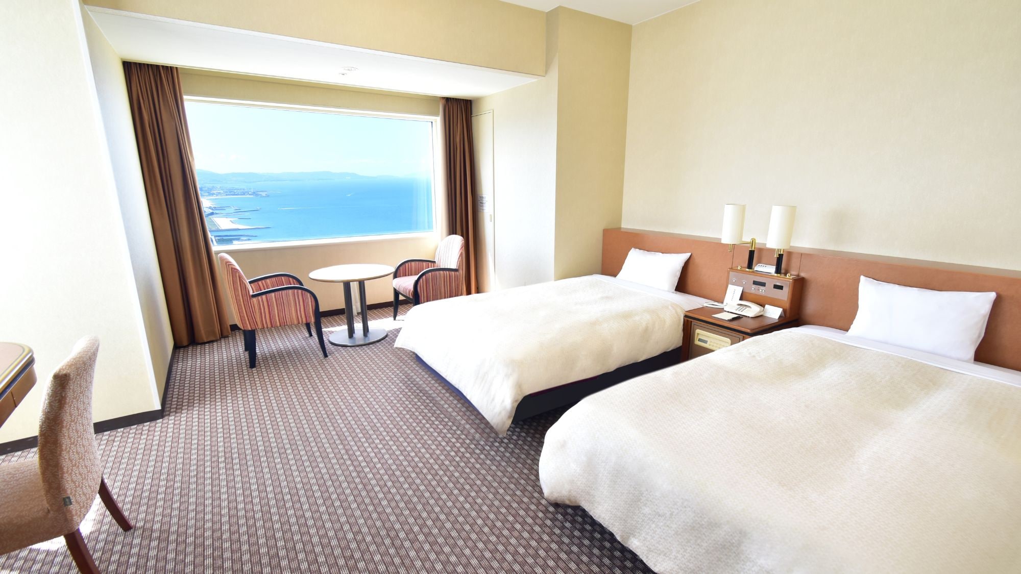 Superior Corner Twin