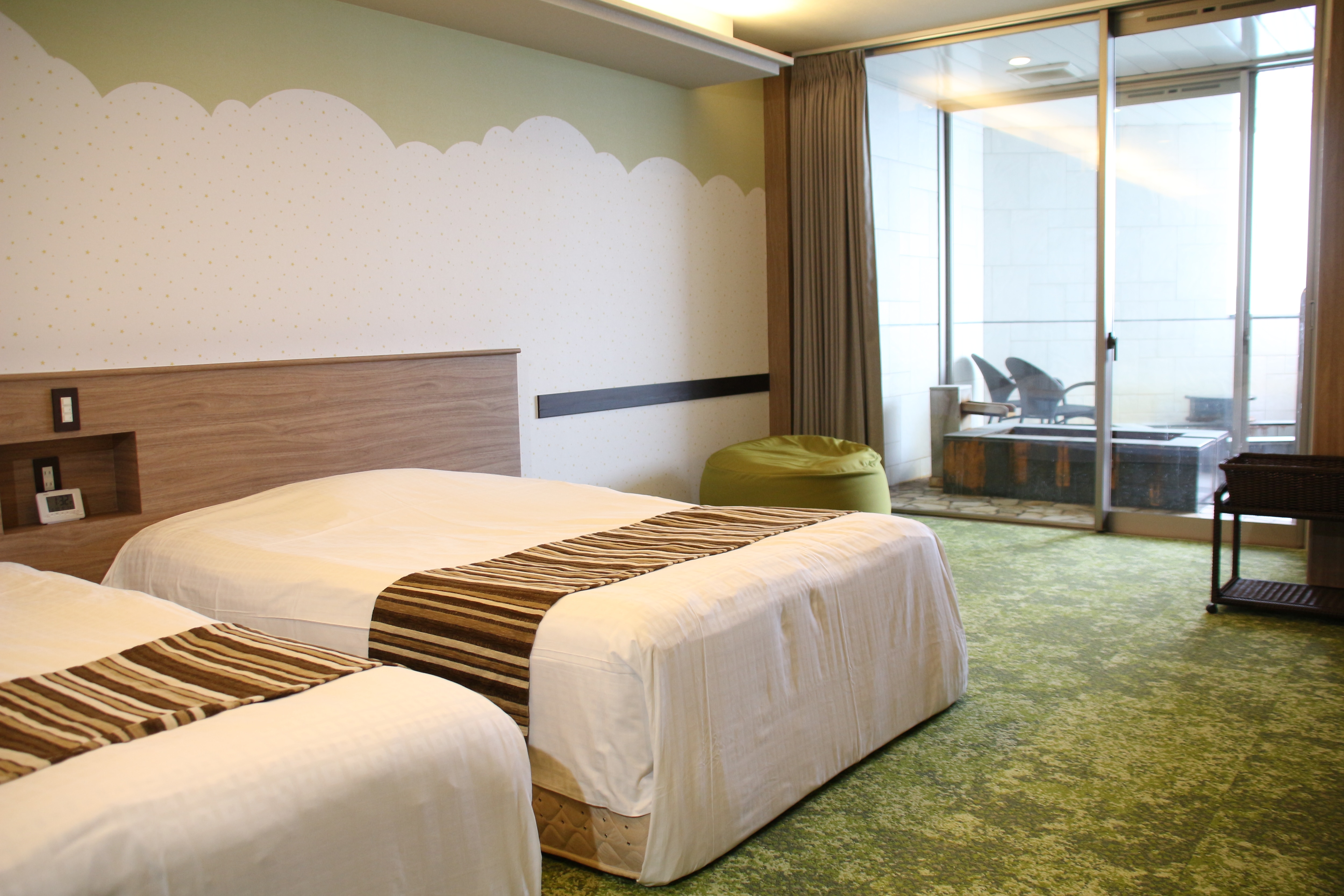 Suite bergaya Barat