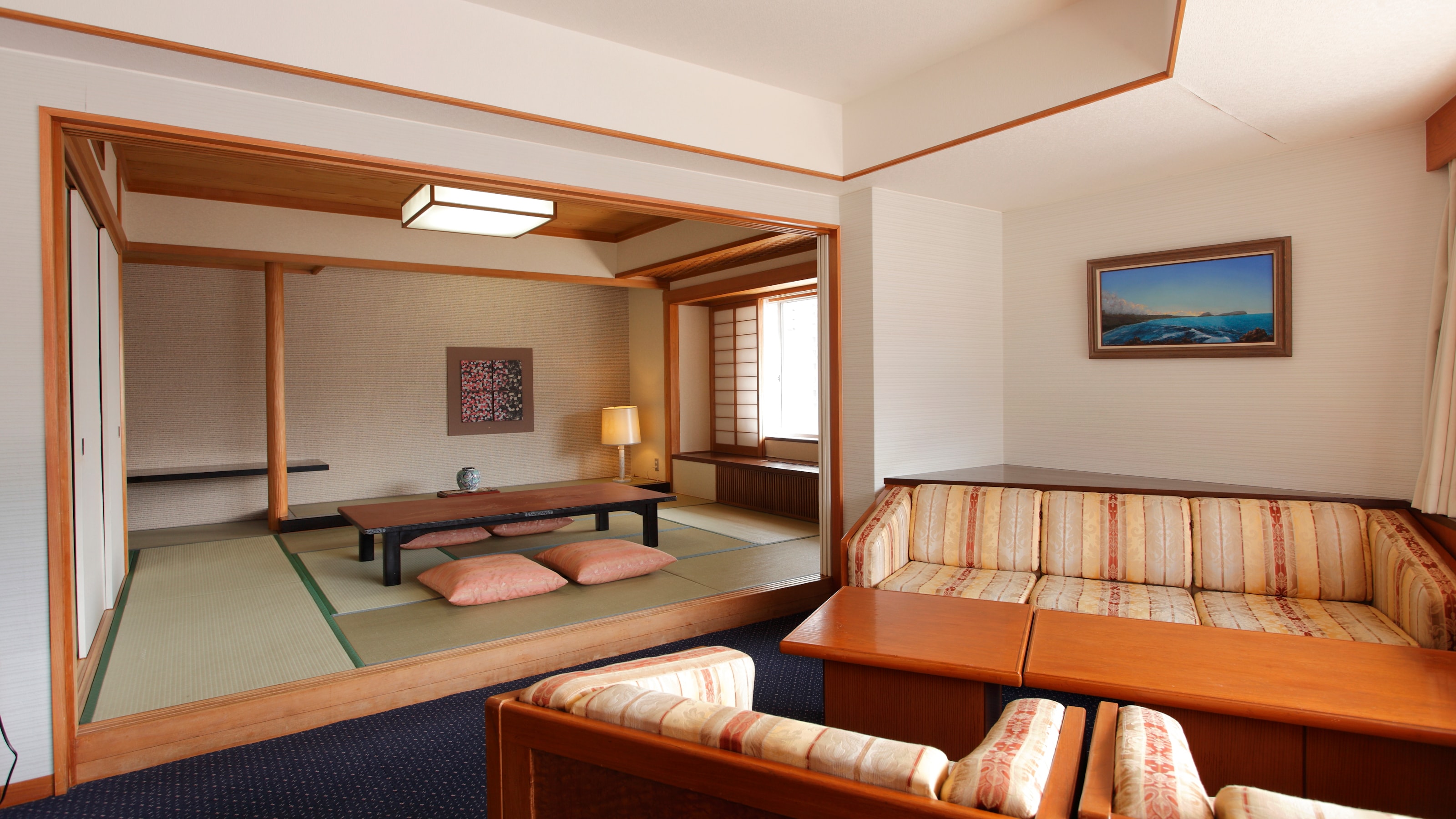 [Corner room, ocean side] Example of Japanese-Western room (twin + 10 tatami mats)