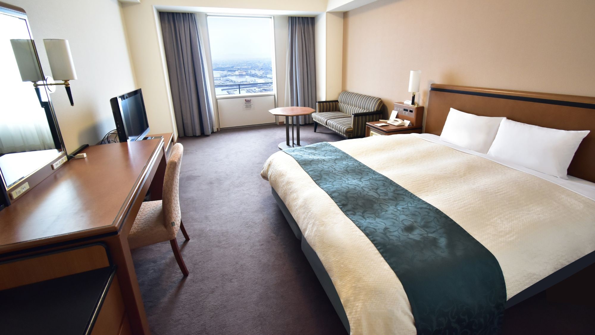 [Room type selected by the hotel] Double room for 2 people