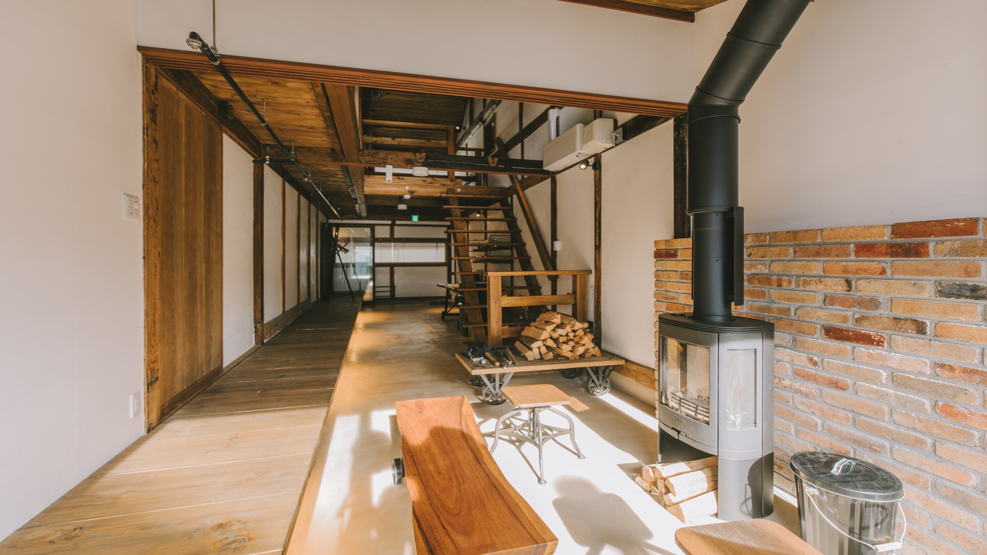 Sonobe 202 | Warm your body and soul with a wood stove