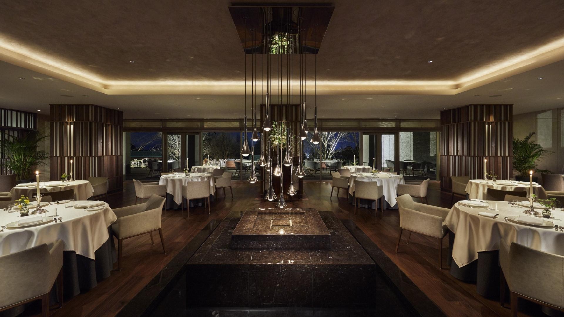 1st floor main dining Le Grand Lys