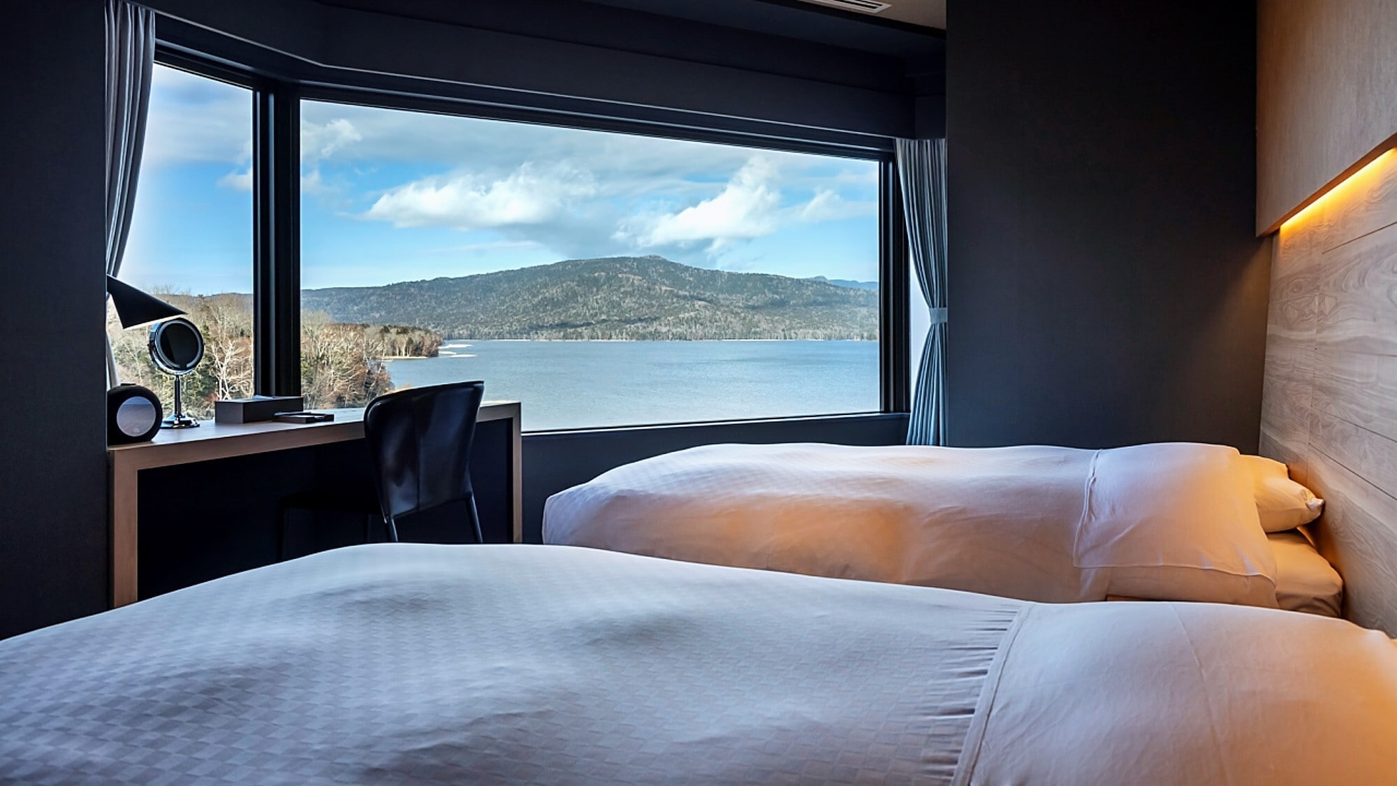[Annex/Miyabi] Western-style room with open-air bath/corner room overlooking Lake Akan *Image for illustrative purposes only