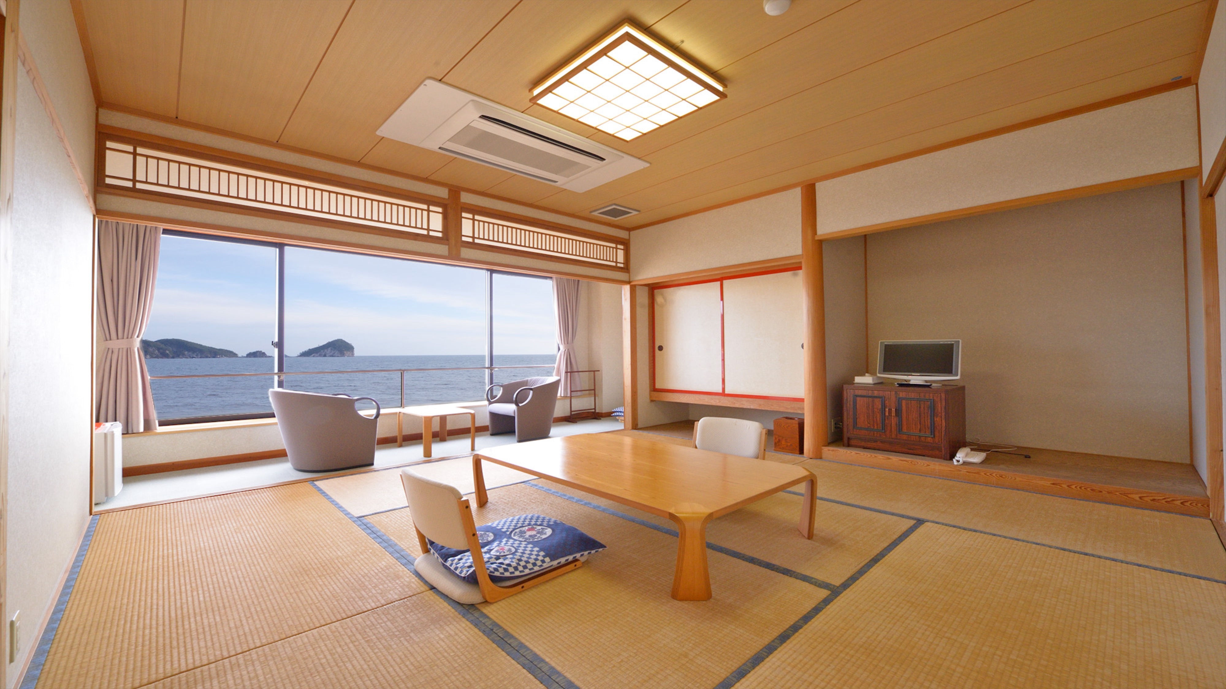 Japanese-style room (8 tatami mats) [Ocean view]