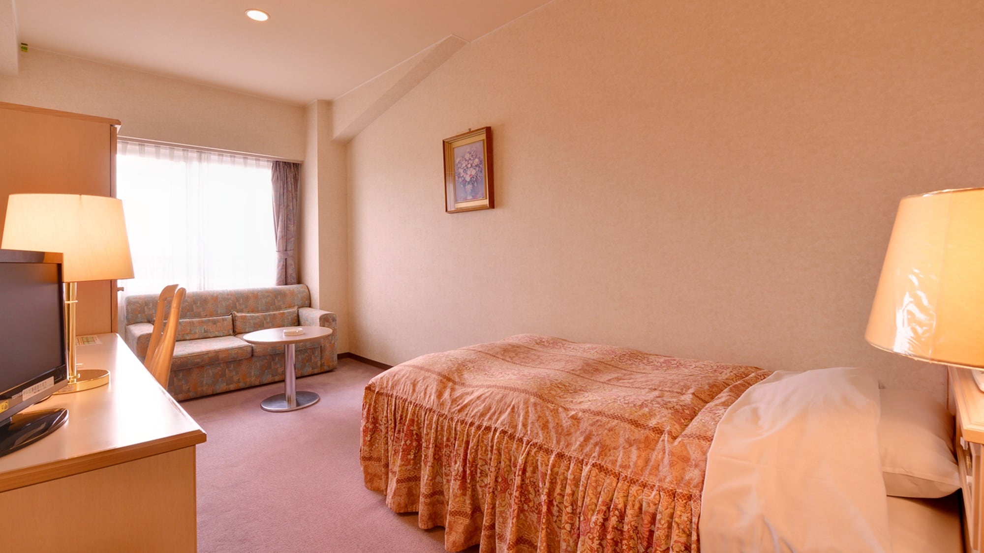 * Western-style single (example of guest room)
