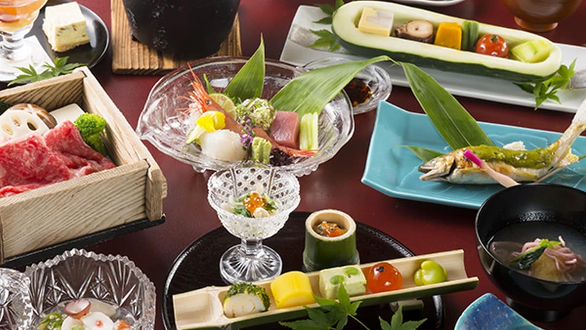 Thực đơn món ăn "Yuna Kaiseki" tập trung vào vẻ đẹp thị giác