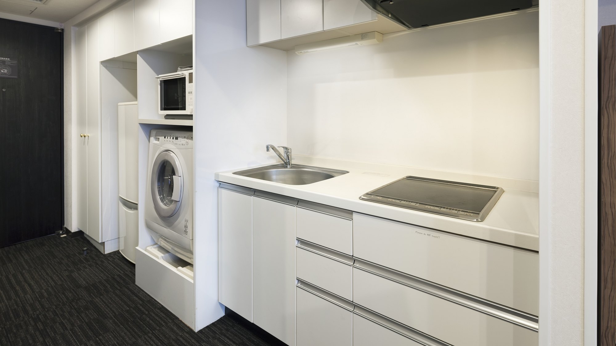 ◆Family Suite｜Equipped with a kitchen, microwave oven, refrigerator, and washing machine.