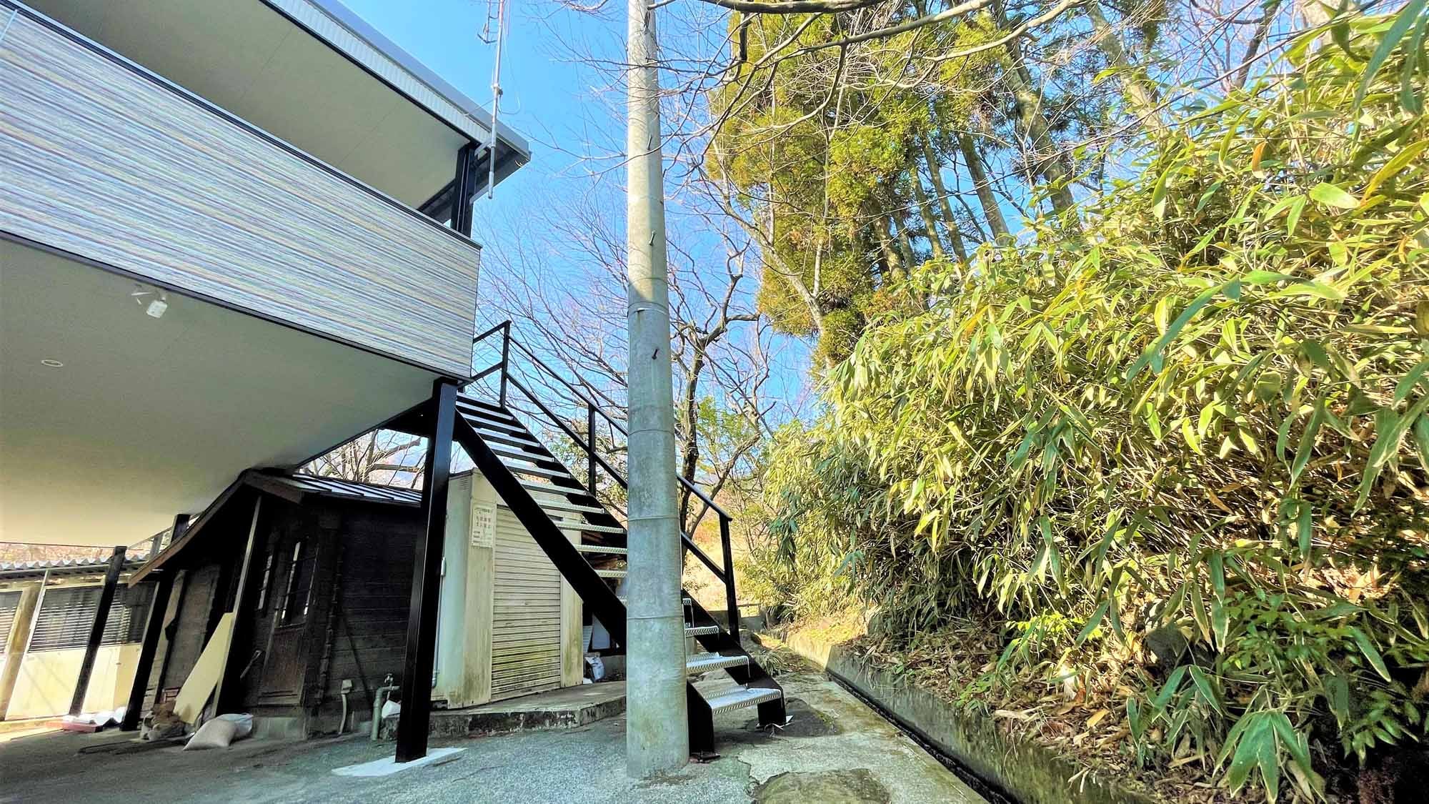 Pets can enter safely at a separate entrance.