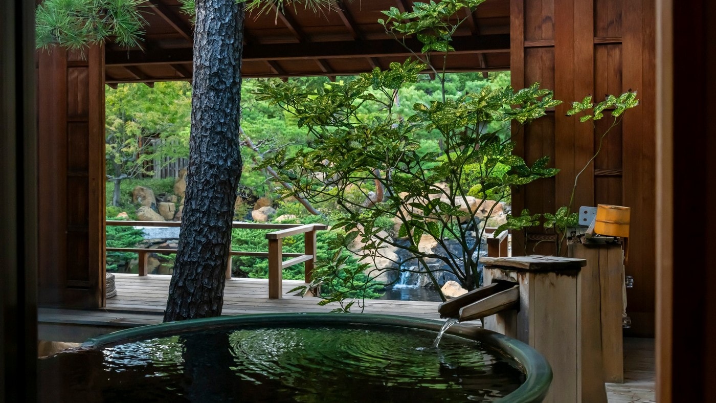 [Matsukaze] An open-air bath that flows directly from the source