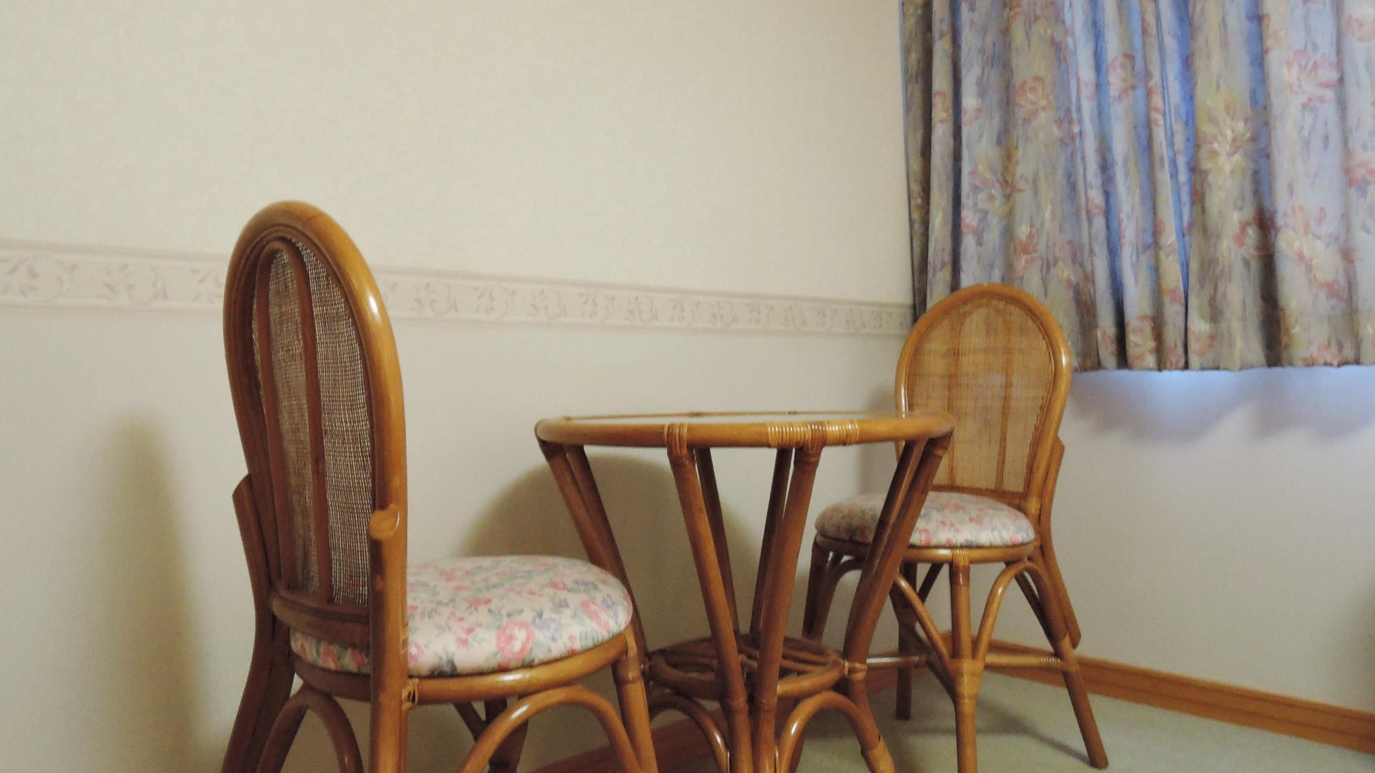 * [Western-style twin room] Please relax and enjoy yourself as if you were at home.