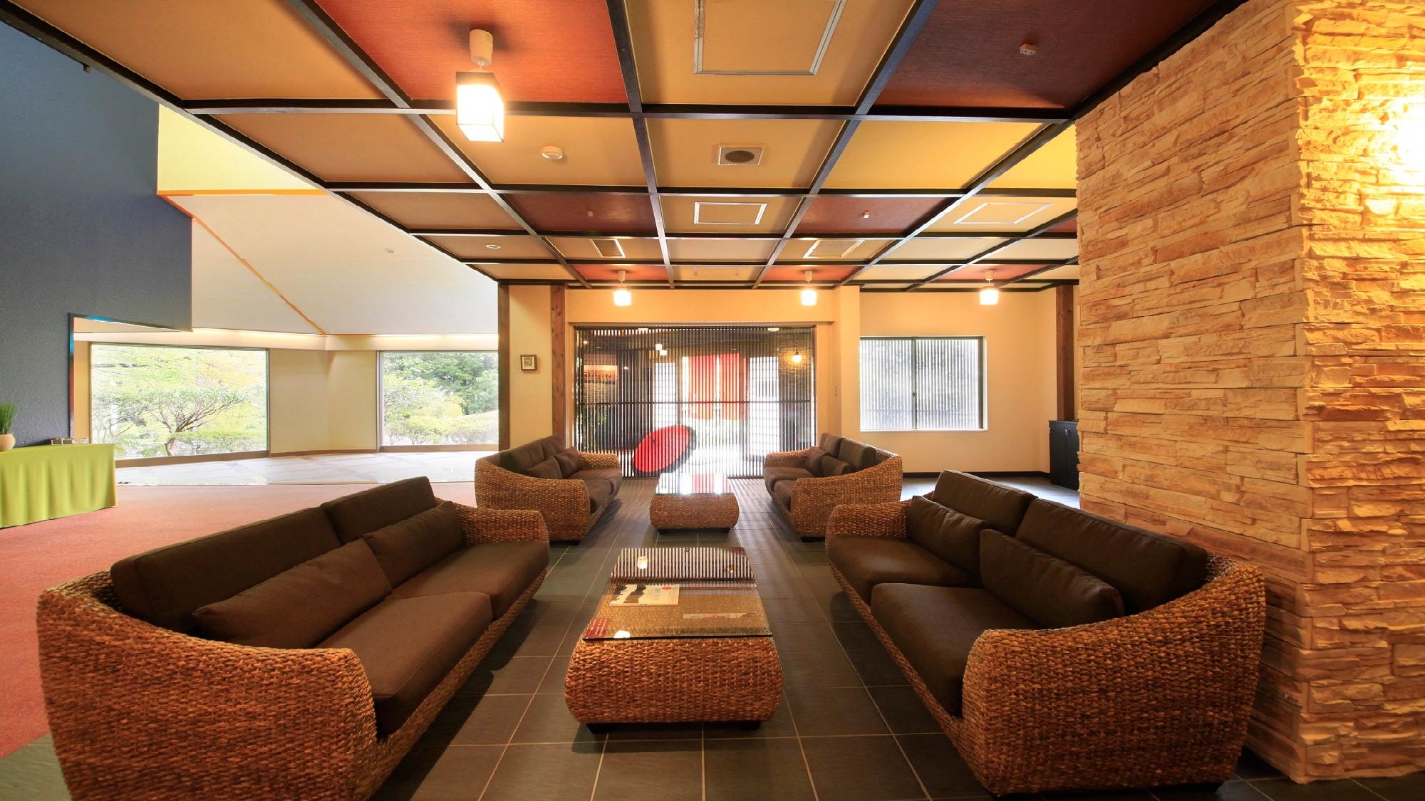 ◆Lobby : พื้นที่พักผ่อนภายใต้แนวคิดความสะดวกสบายและความผ่อนคลายแบบผู้ใหญ่