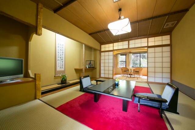 [Shimizu] Guest room with semi-open-air bath