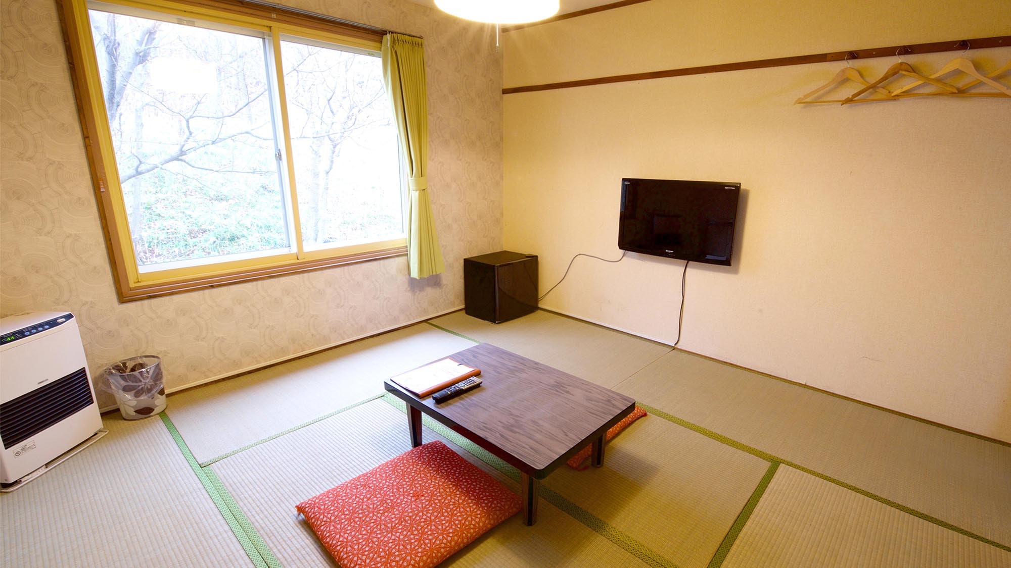 ・A Japanese-style room where you can relax on the tatami mats.