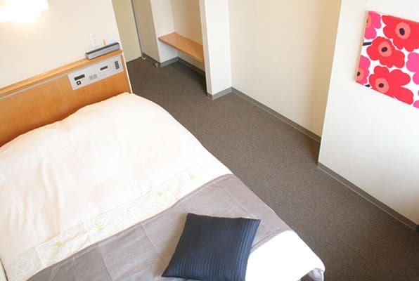 Wide bedroom example