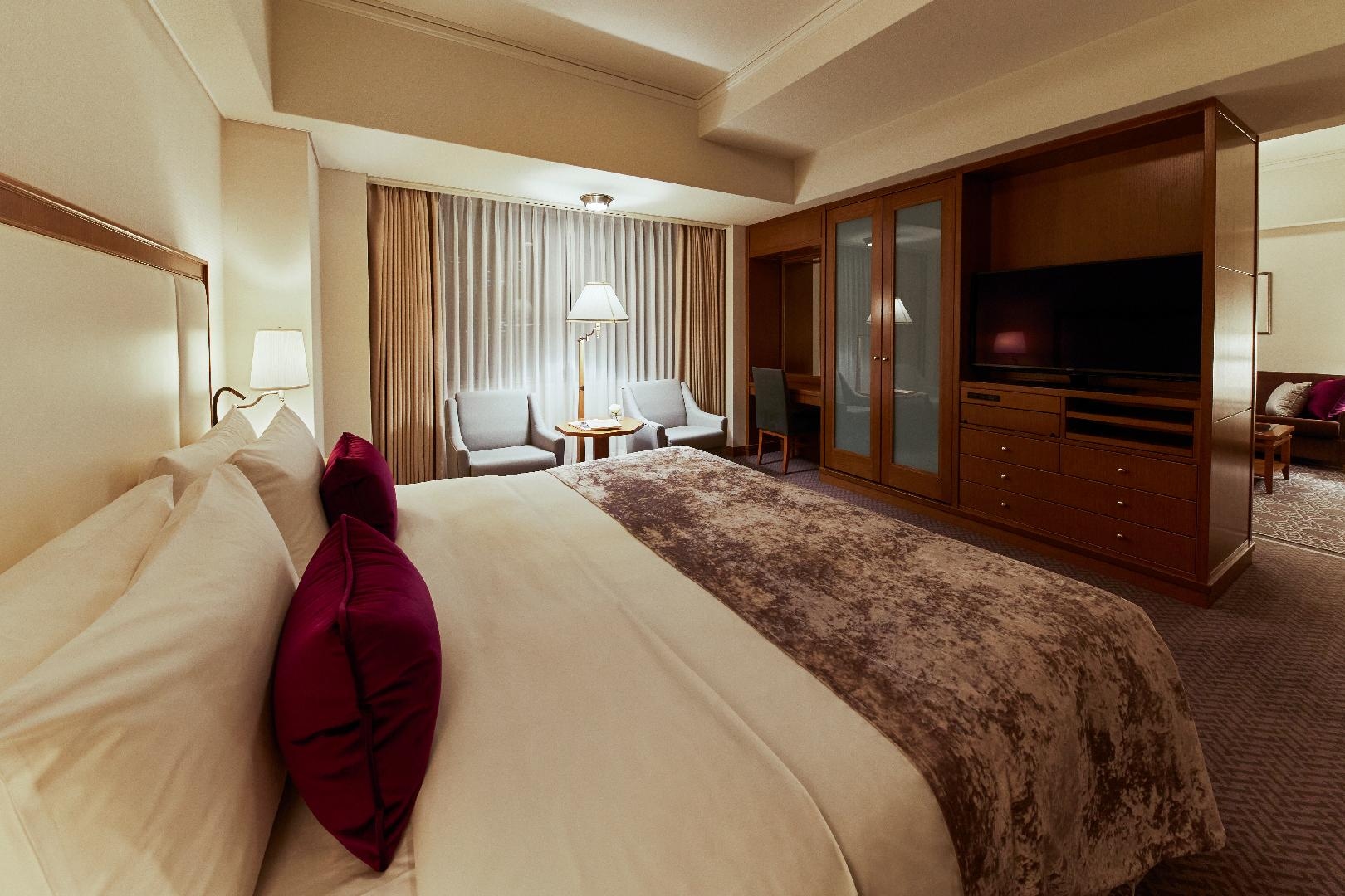 Regular Floor Junior Suite Double R14 Night