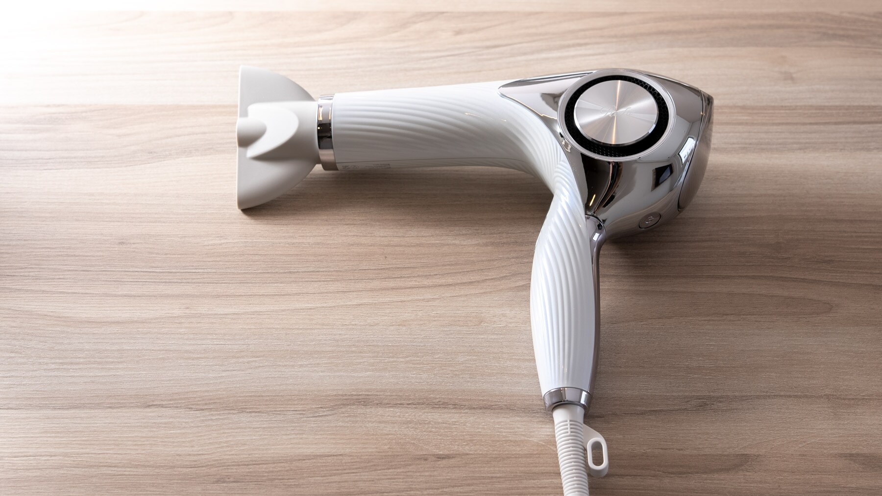 The ReFa Beauty Dryer creates moist and soft rare hair