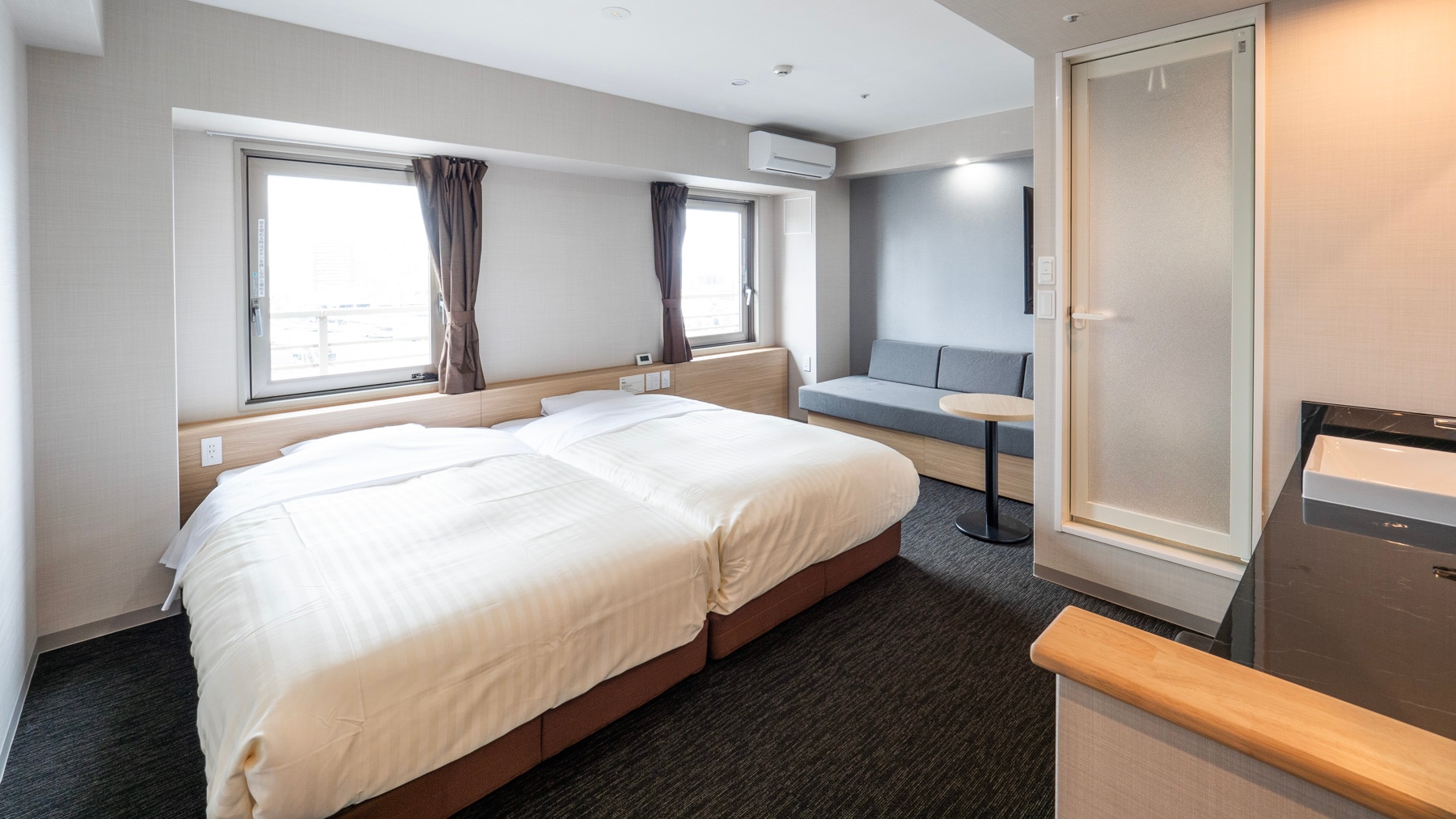 [Twin Room B]