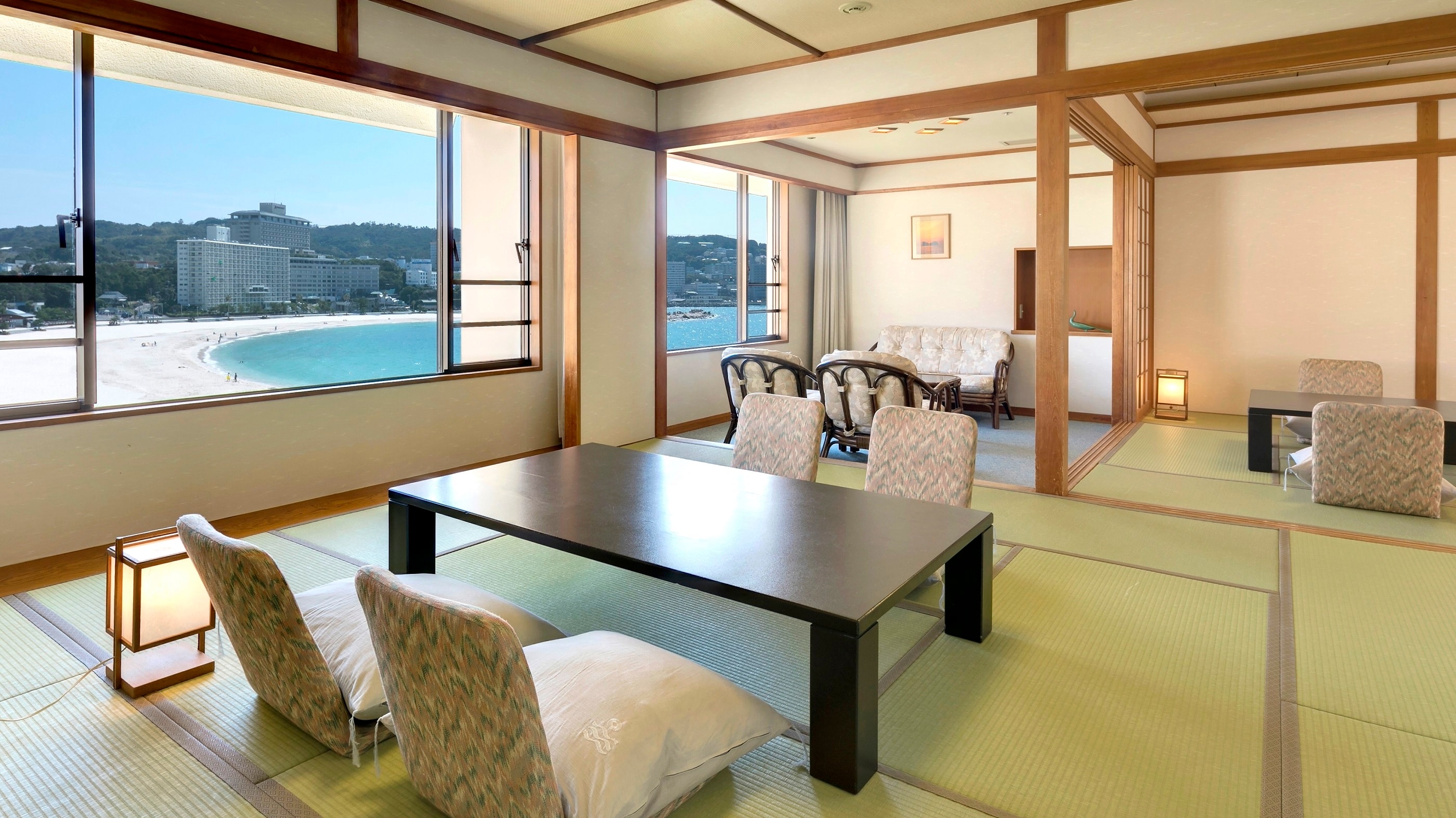 Deluxe Japanese-style room image