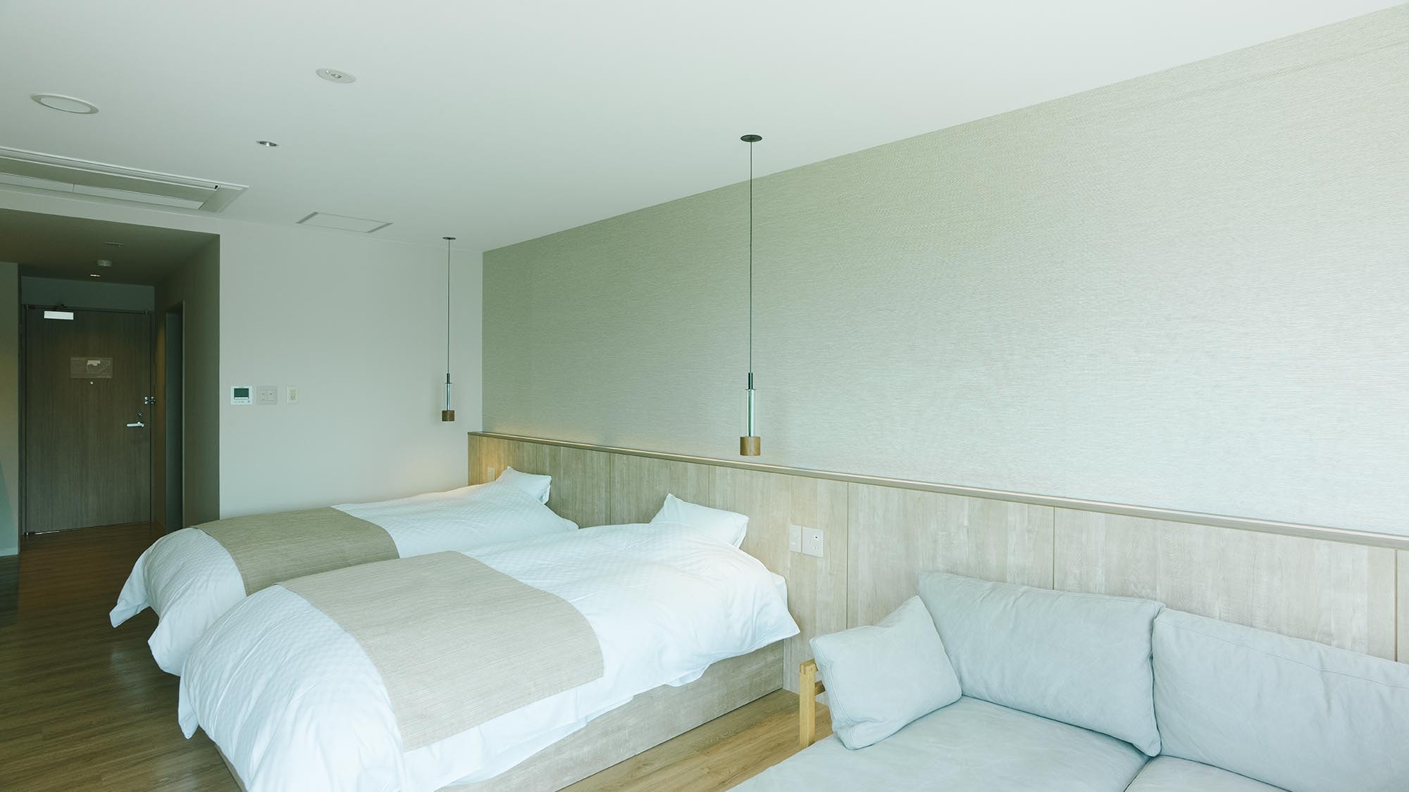 [2nd floor standard room] A simple, uncluttered and clean room modeled on the Scandinavian style. [Example]
