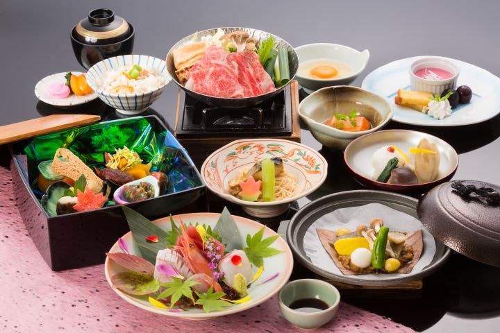 Ẩm thực Kaiseki hàng tháng