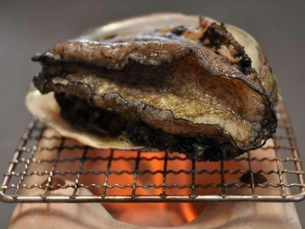 [Abalone] Abalone rubbed by the waves of the Sea of Japan is delicious!