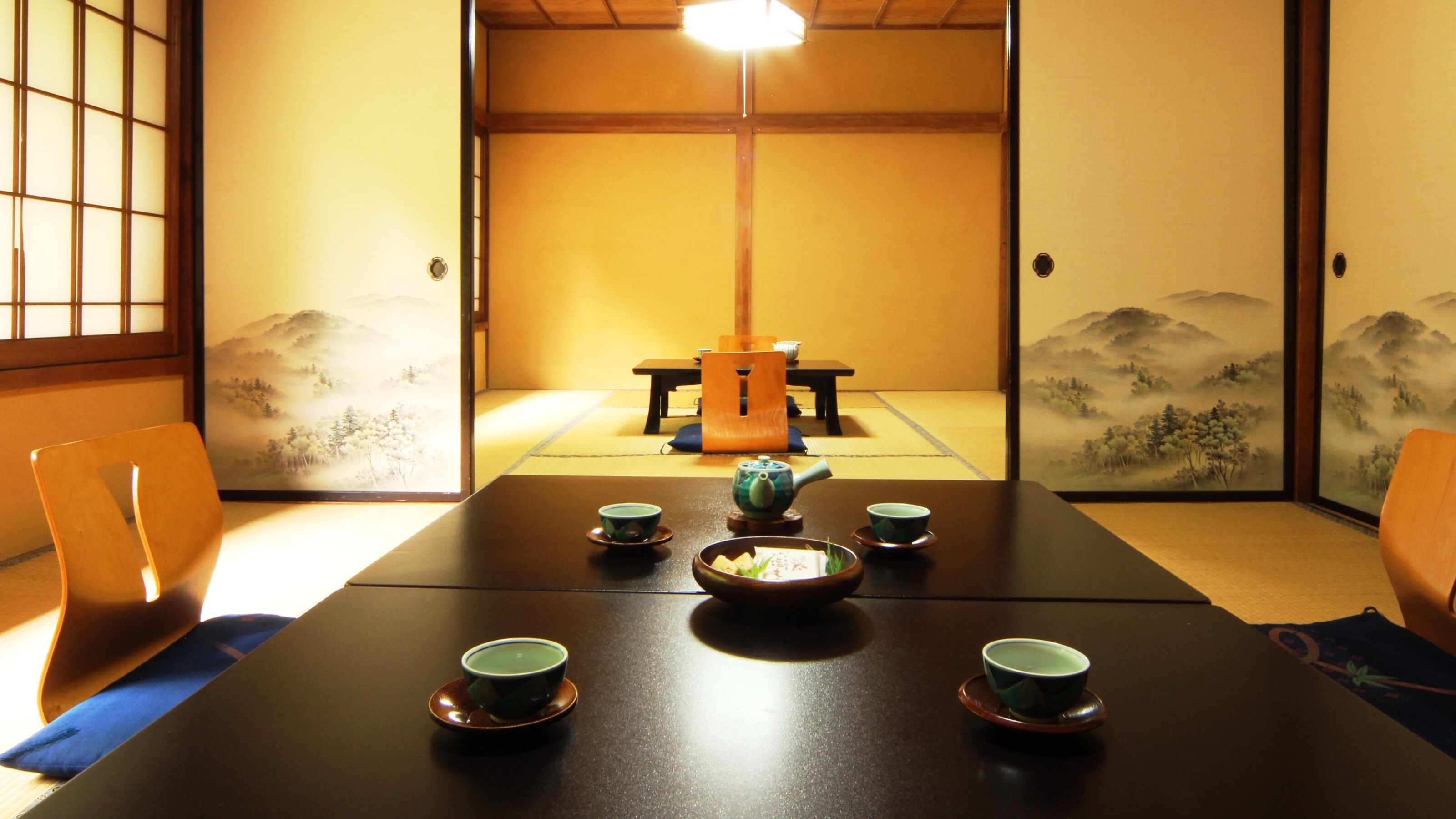 2 Japanese-style rooms (8 tatami mats each) [with view]