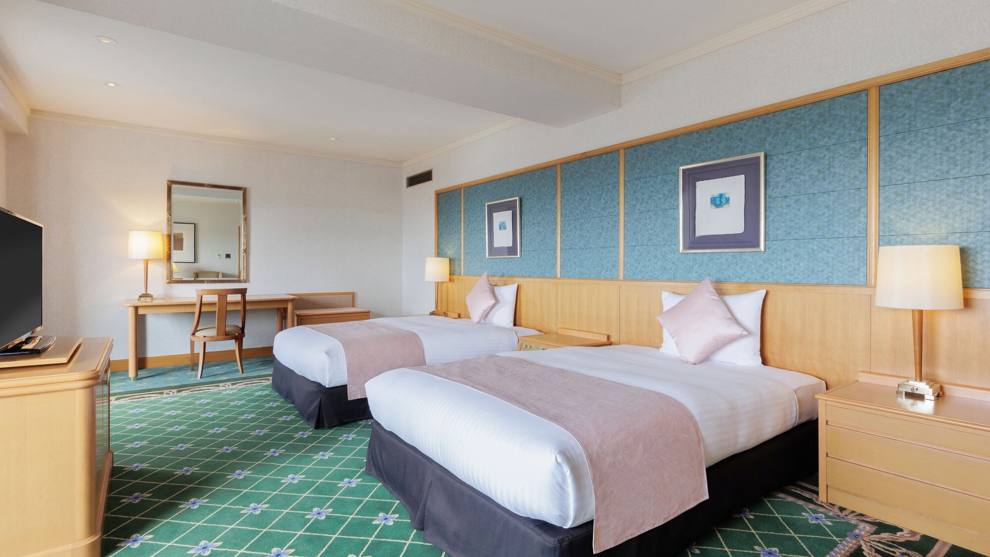 Deluxe Suite (image)