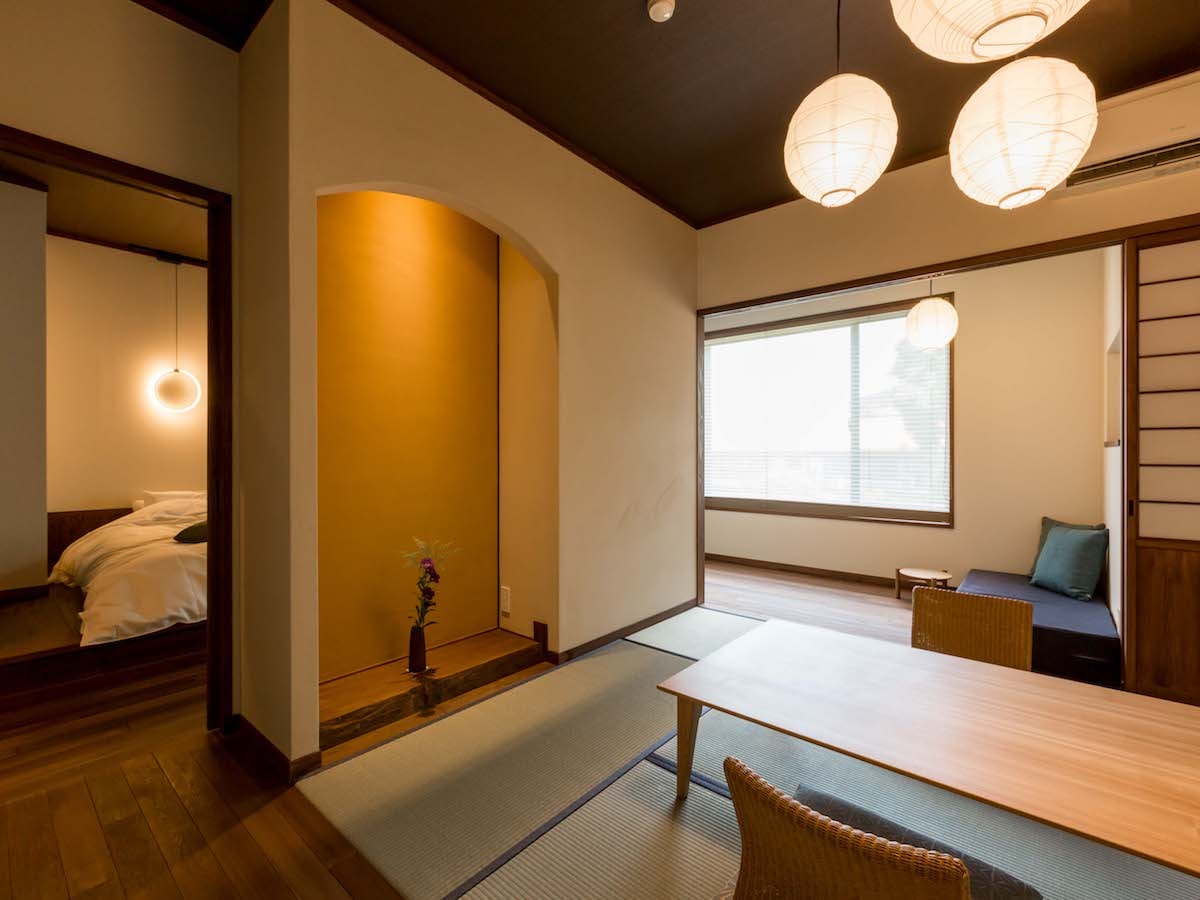 [Japanese-Western room with hot spring bath - Kiku -] The Kiku room is filled with Japanese calm and playfulness.