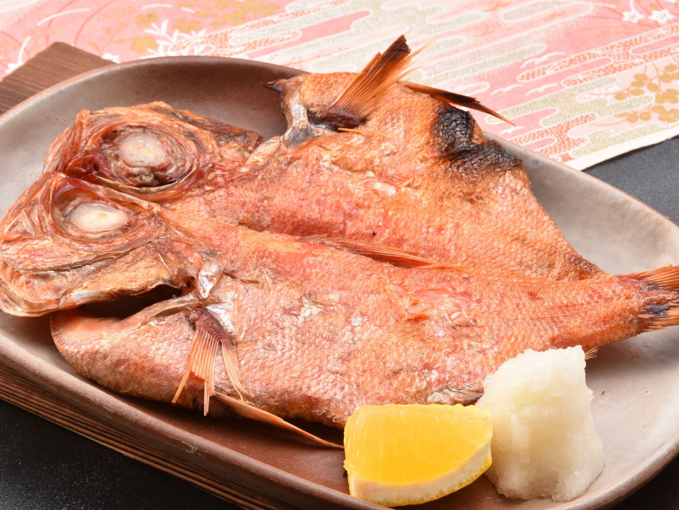 Dried golden-eyed snapper (image)