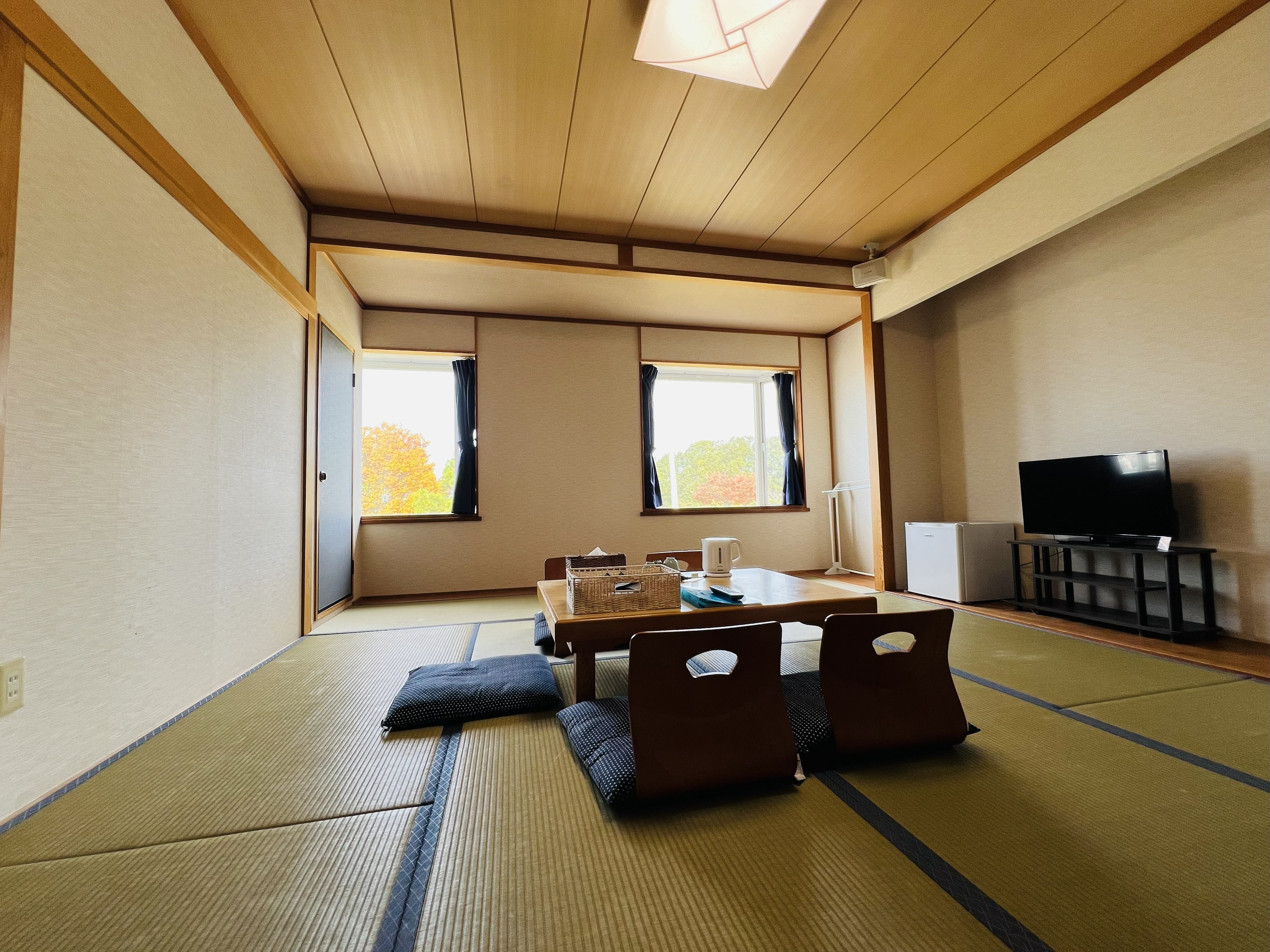 Japanese-style room 10-12