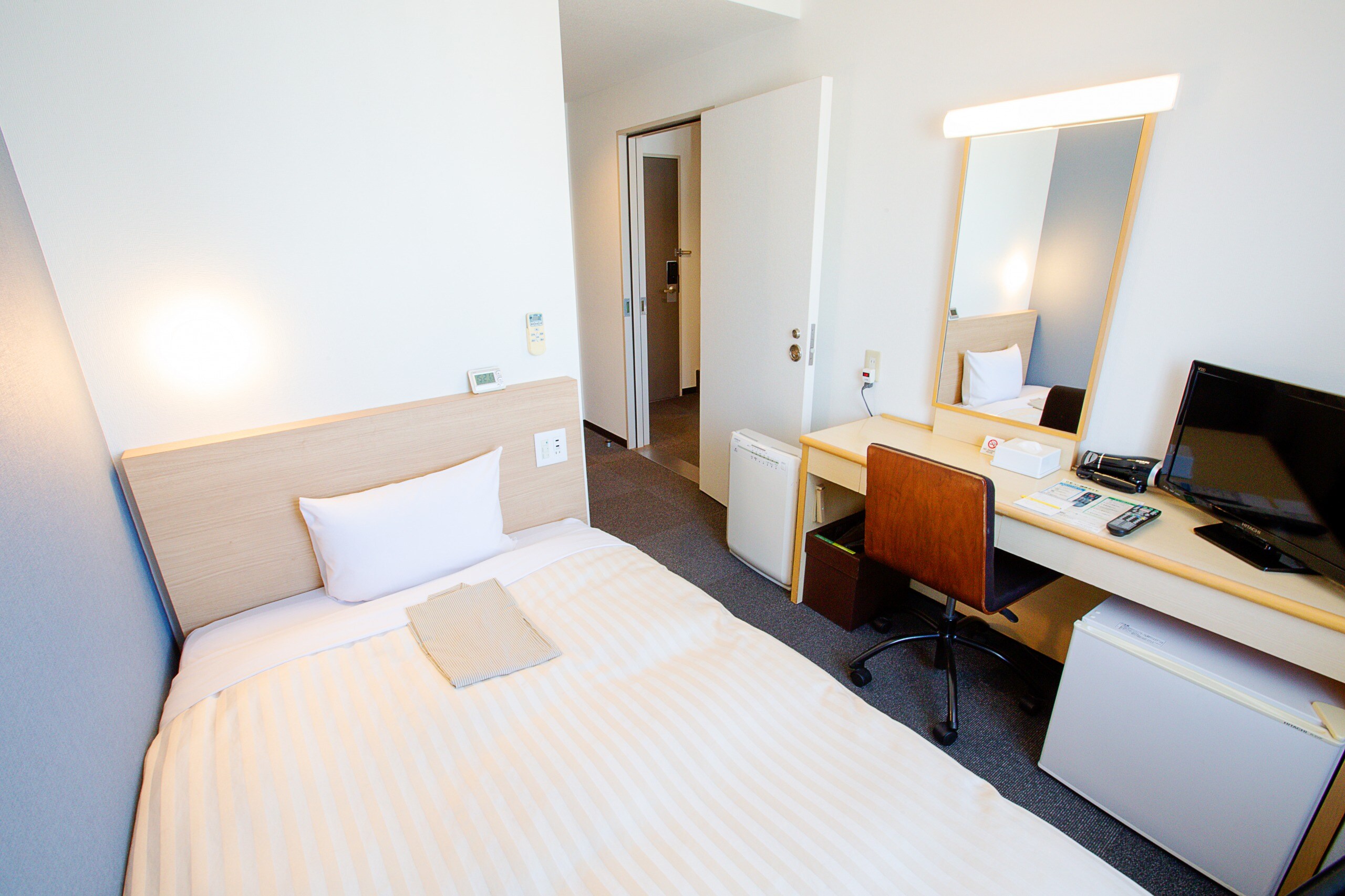 Connecting Rooms