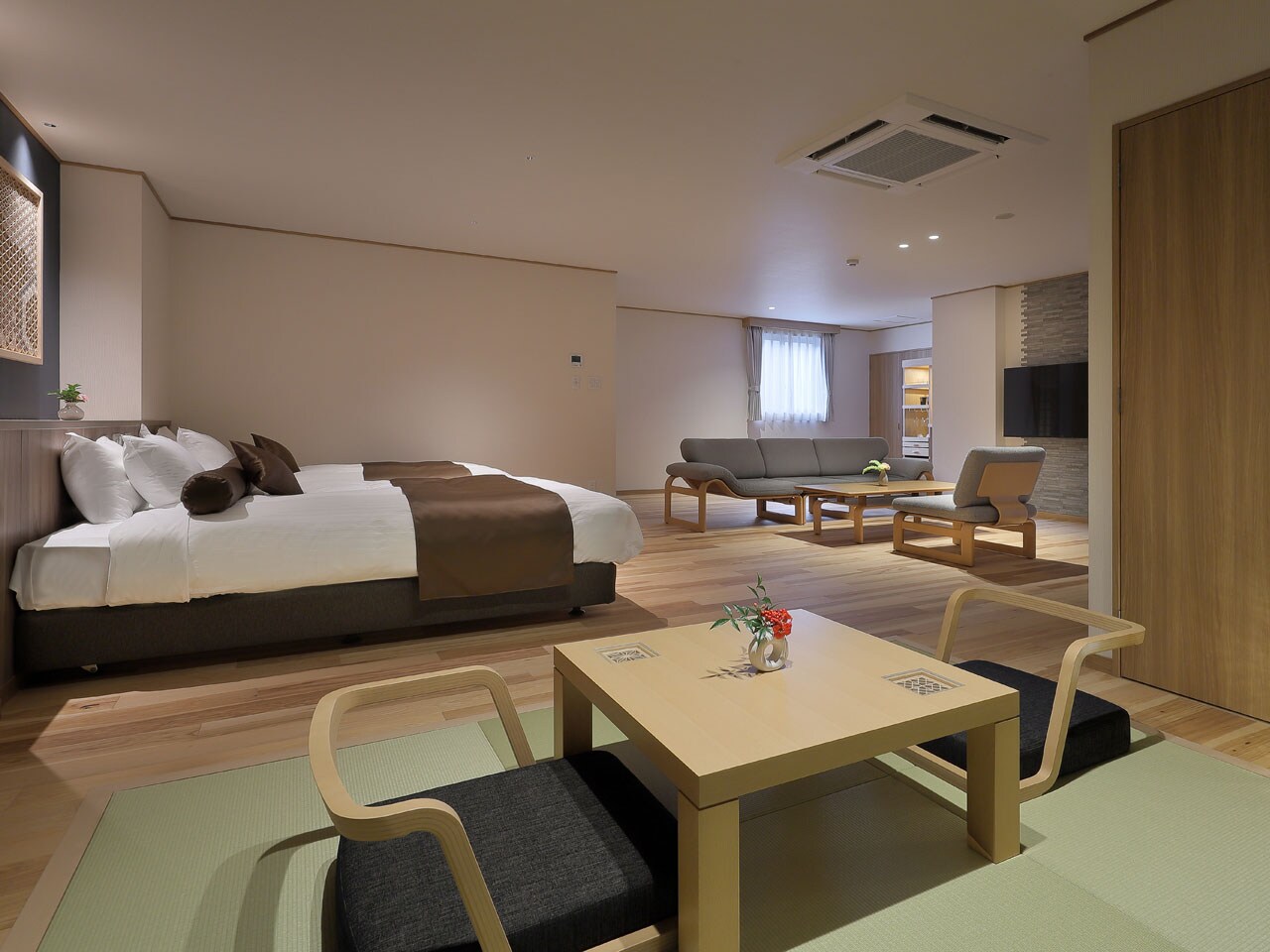 401 with open-air cypress bath (4th floor corner room, 85m2)