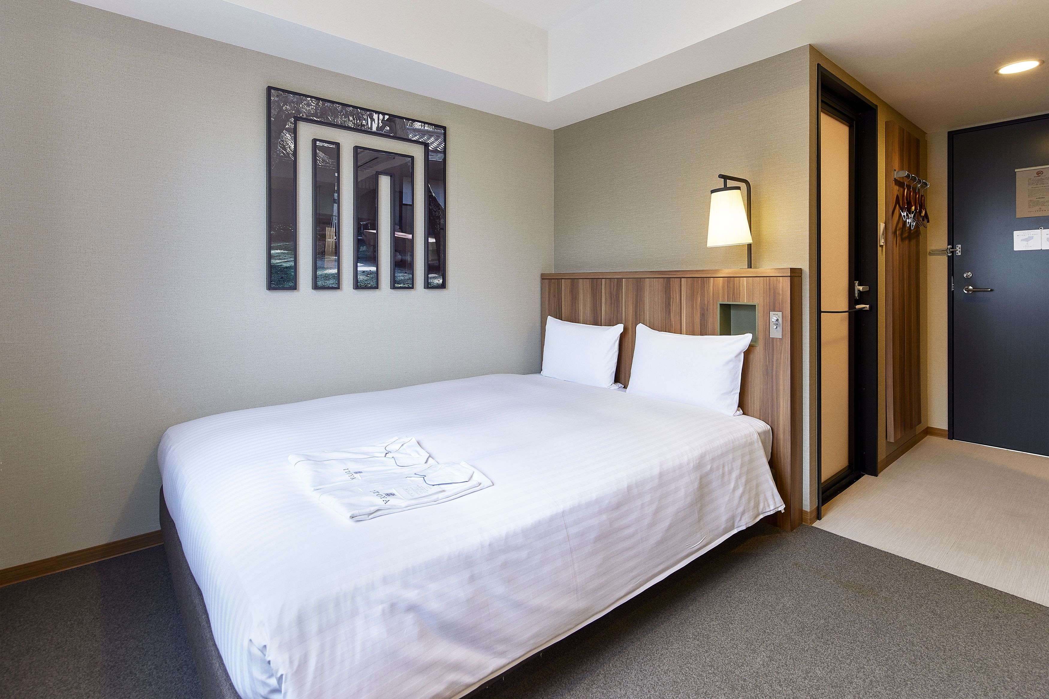 Semi-double room 08/09