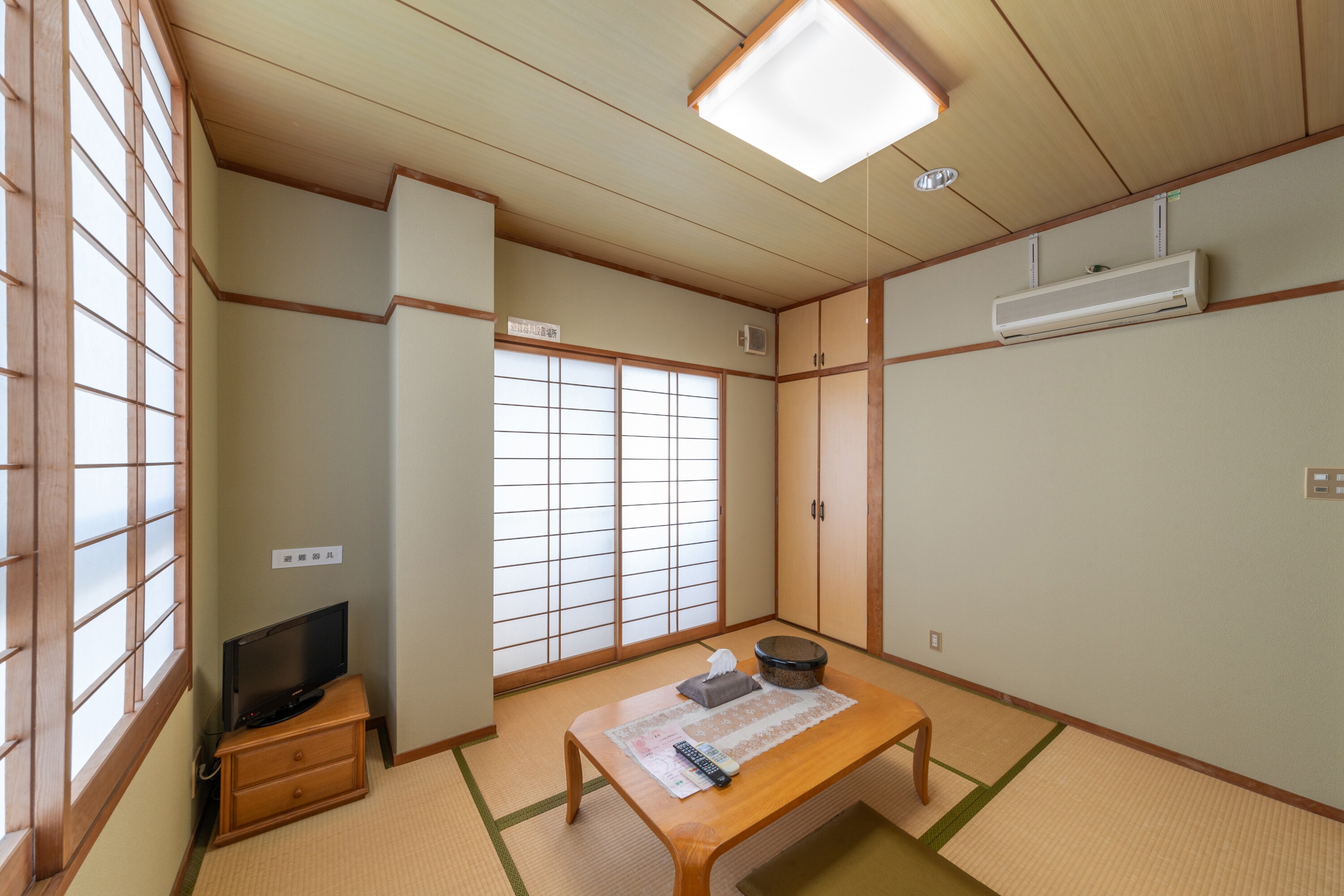 6 tatami room