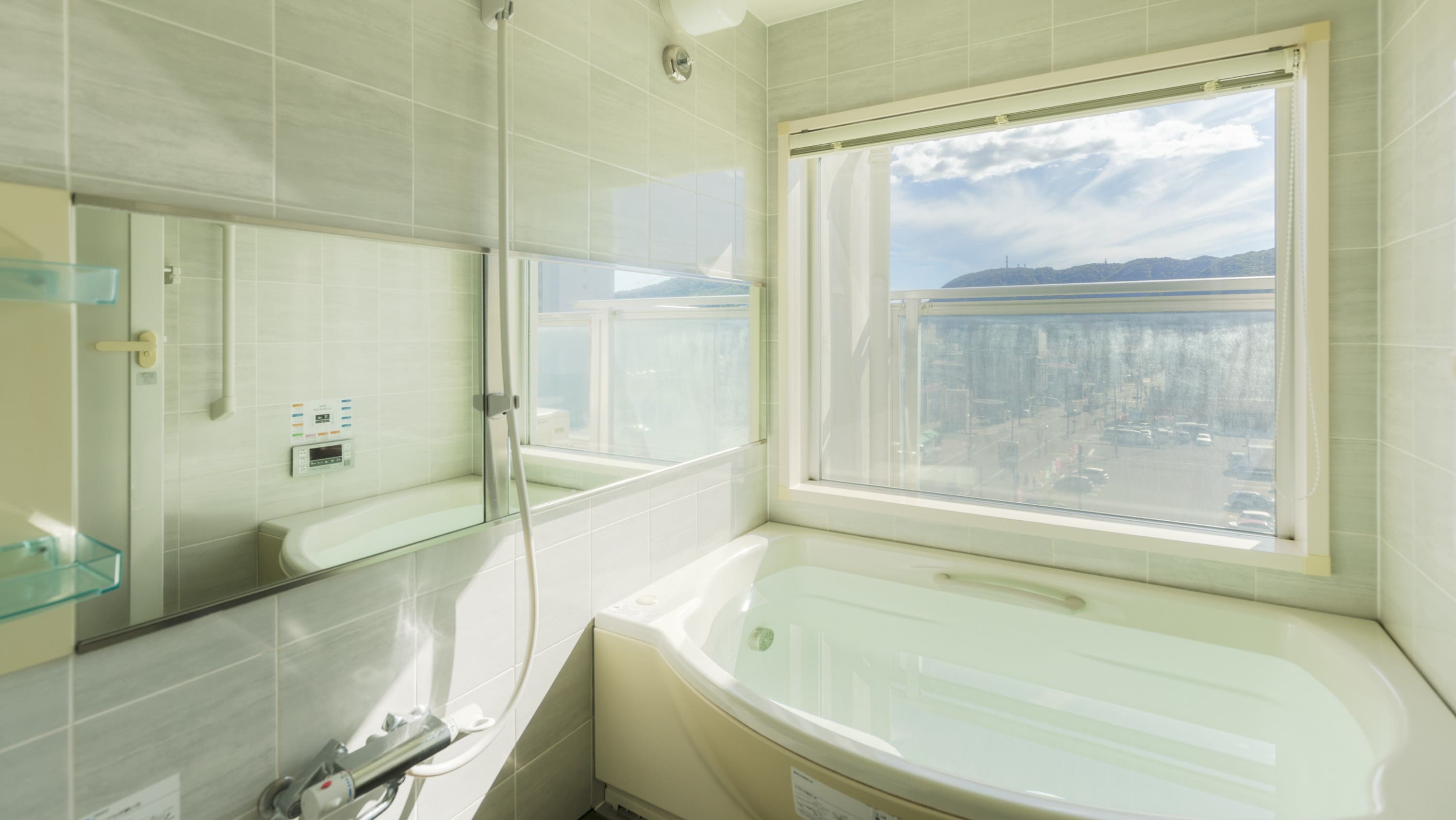 All rooms have a view bath with a washing area and an automatic hot water system.