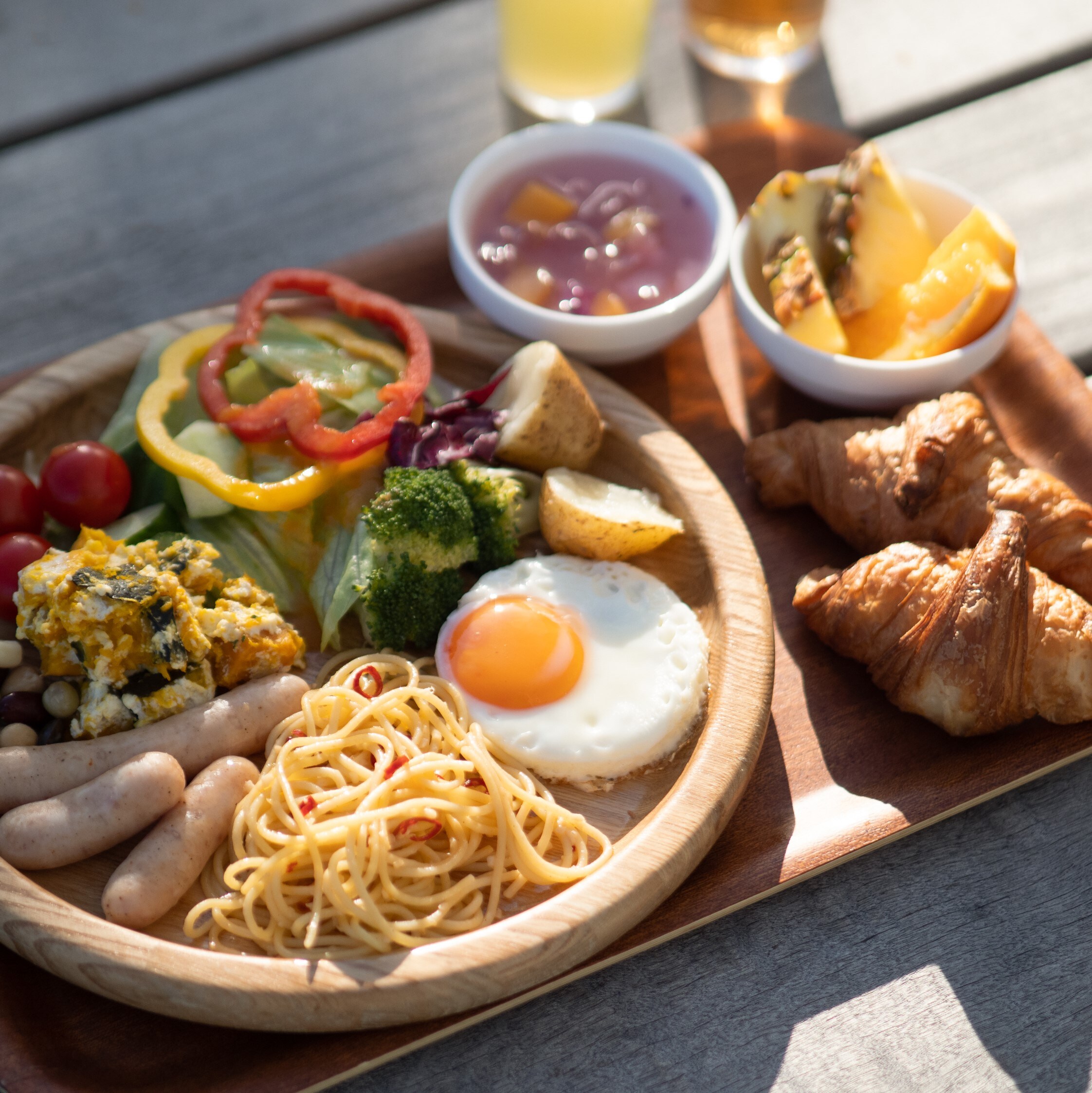 [Breakfast] Breakfast buffet at "by the ocean" on the first floor of the building