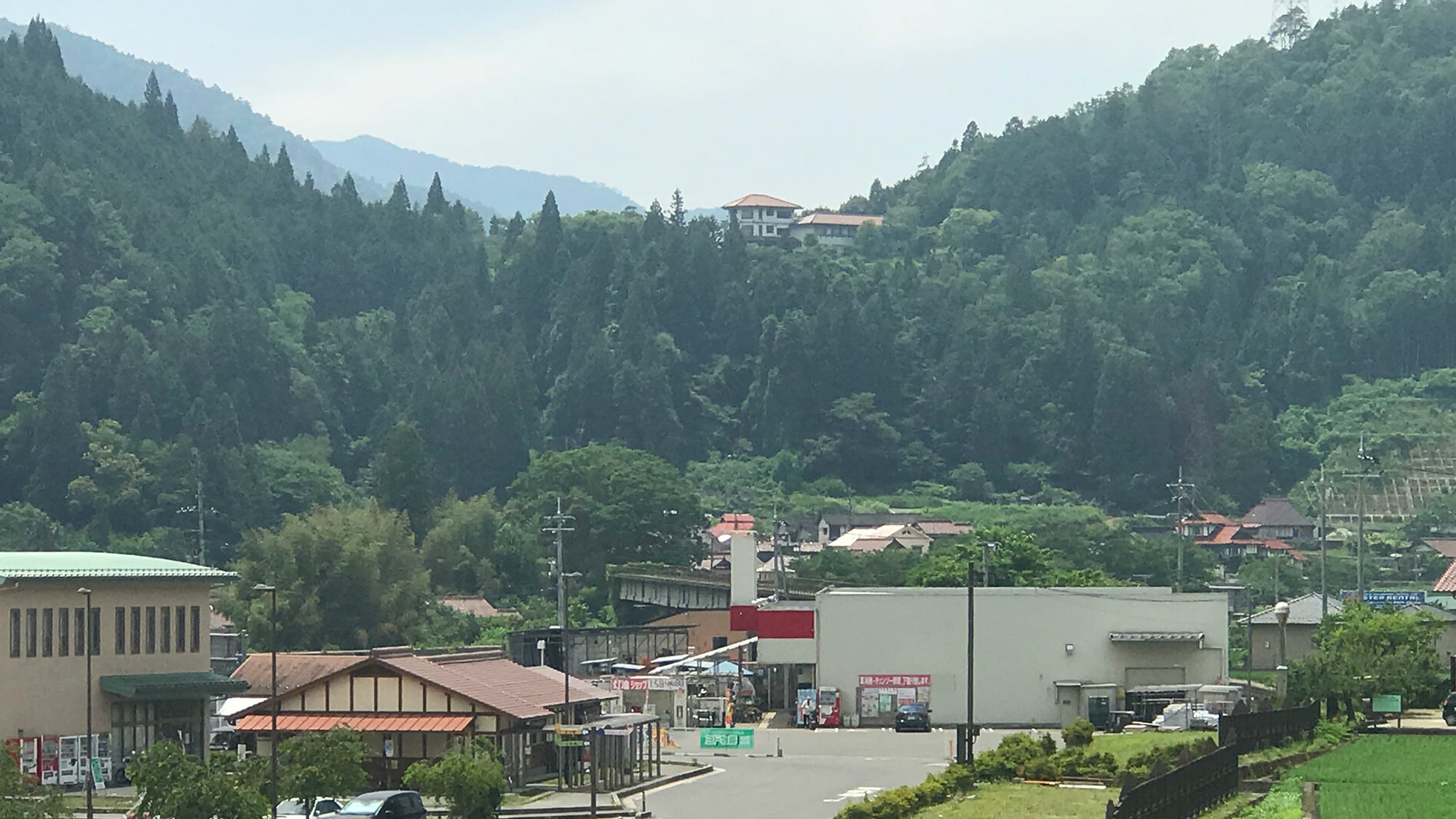 About 5 minutes by car from Togouchi IC