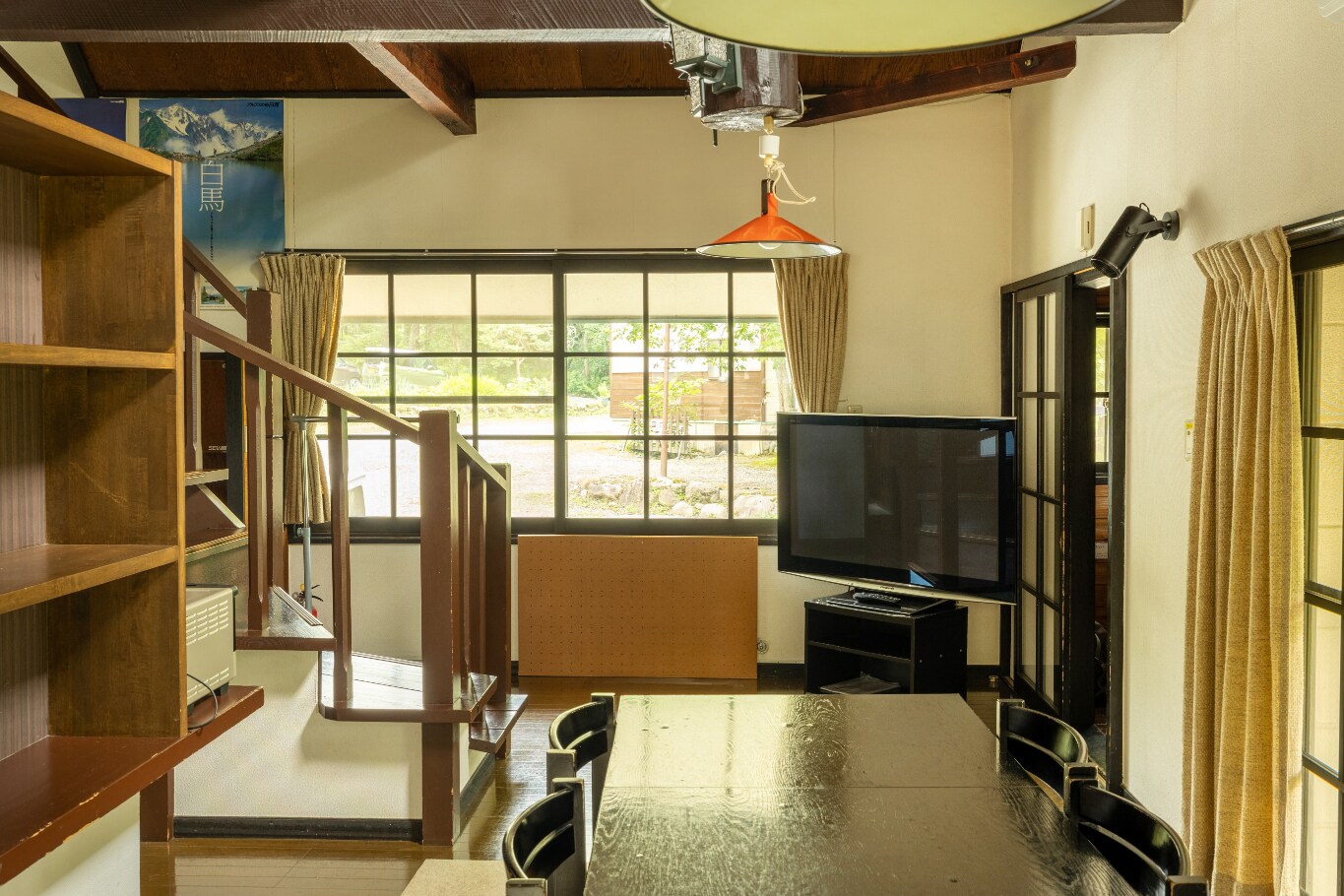 小屋 E