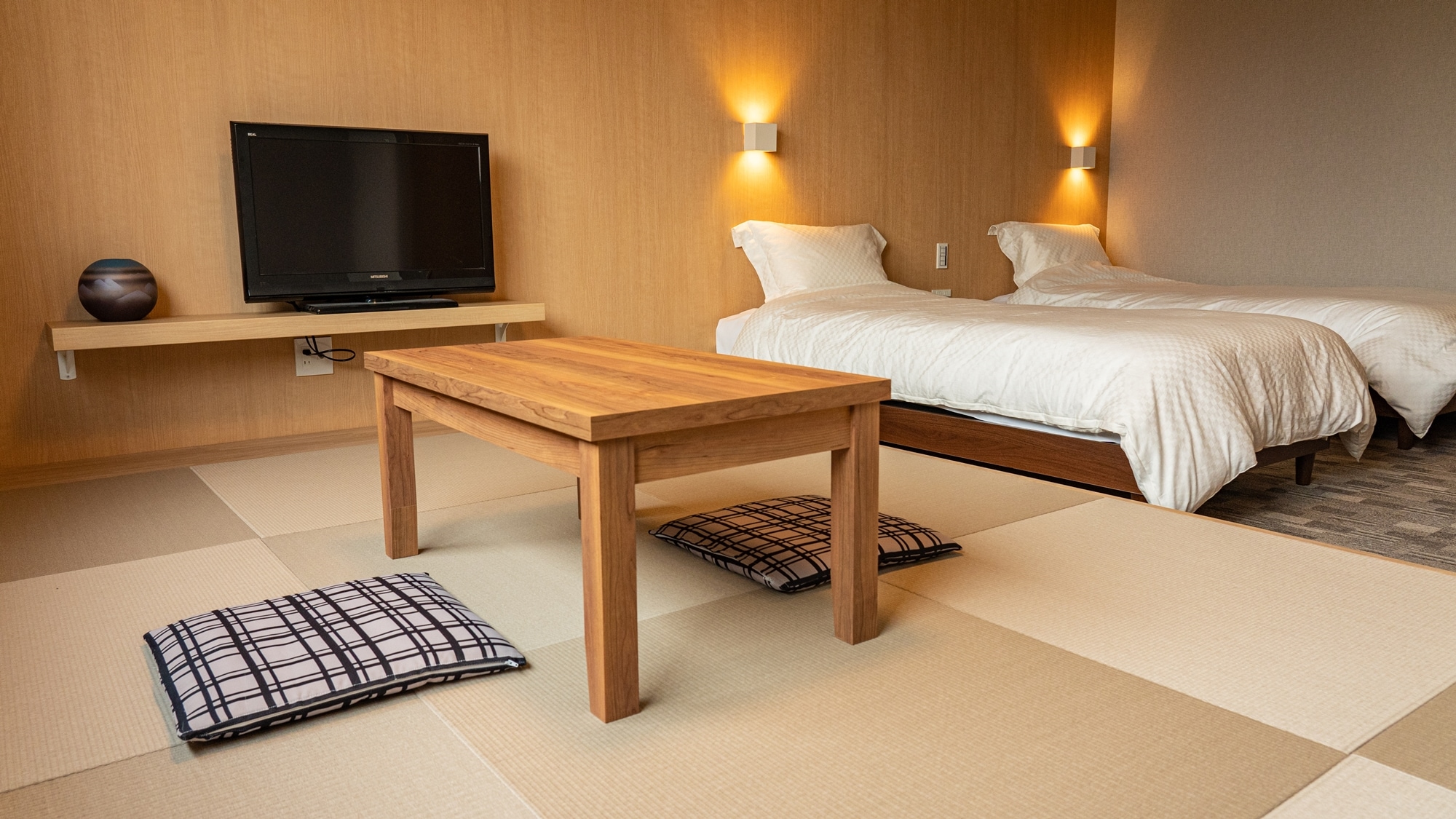 *Japanese-Western room: Maximum of 5 people, recommended for families and groups (example)